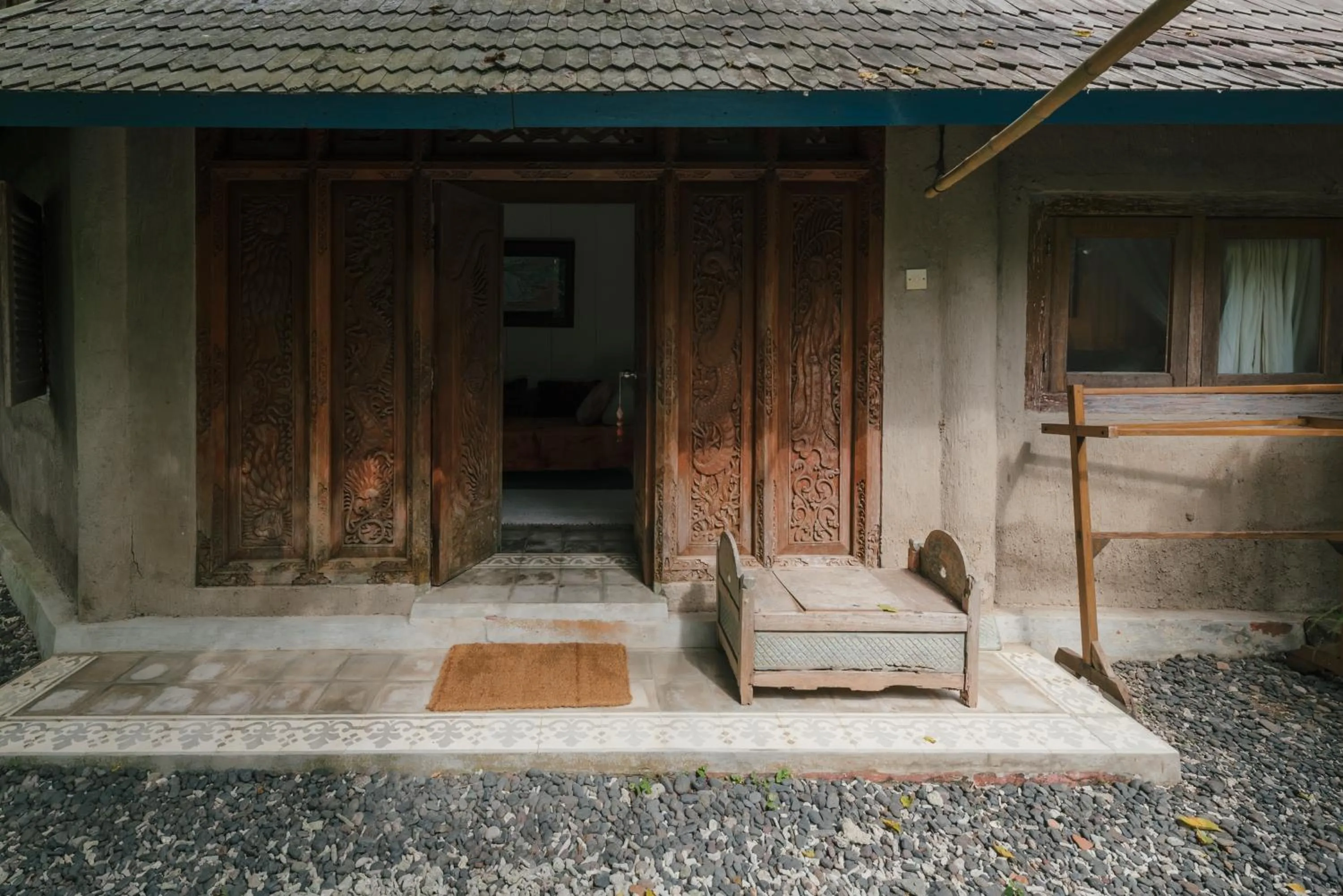 Facade/entrance in Pondok Pisang Candidasa