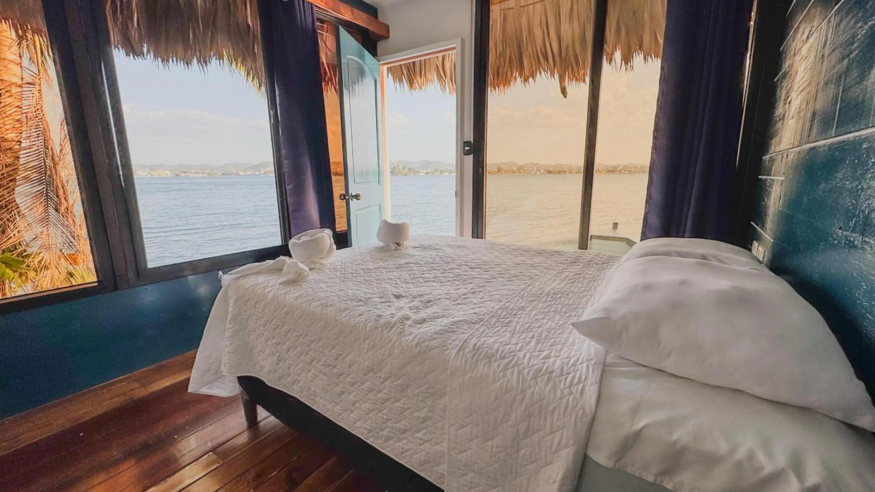 Photo of the whole room, Bed in Mayan Spirit