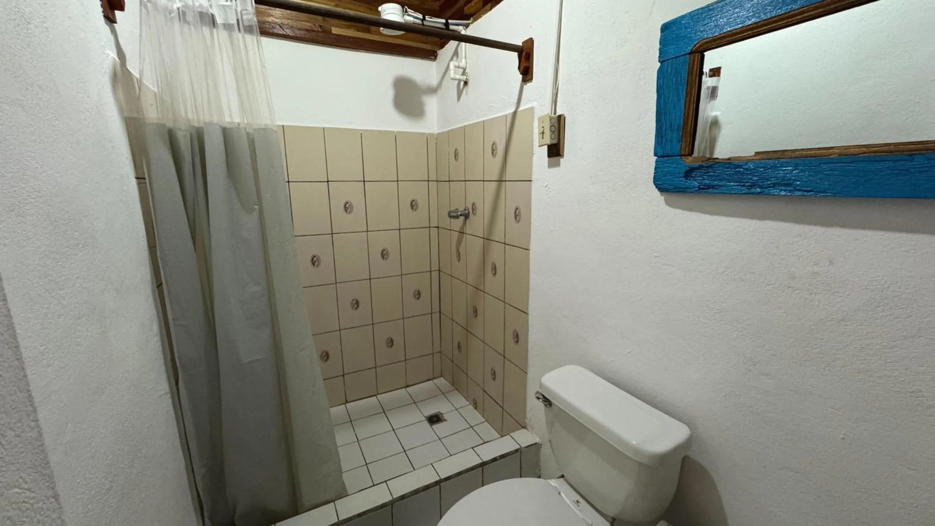 Shower in Mayan Spirit