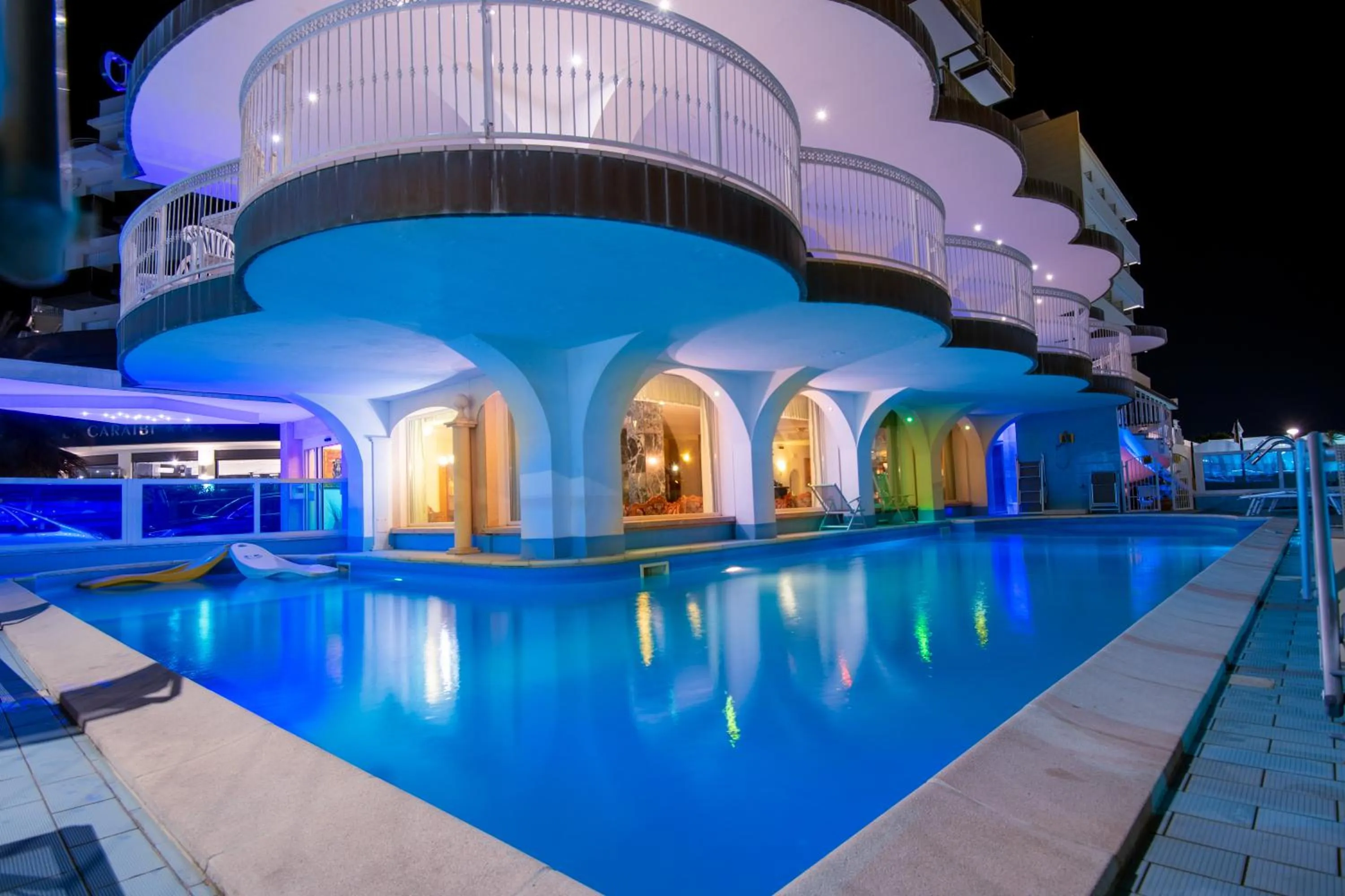 Swimming pool in Hotel Negresco
