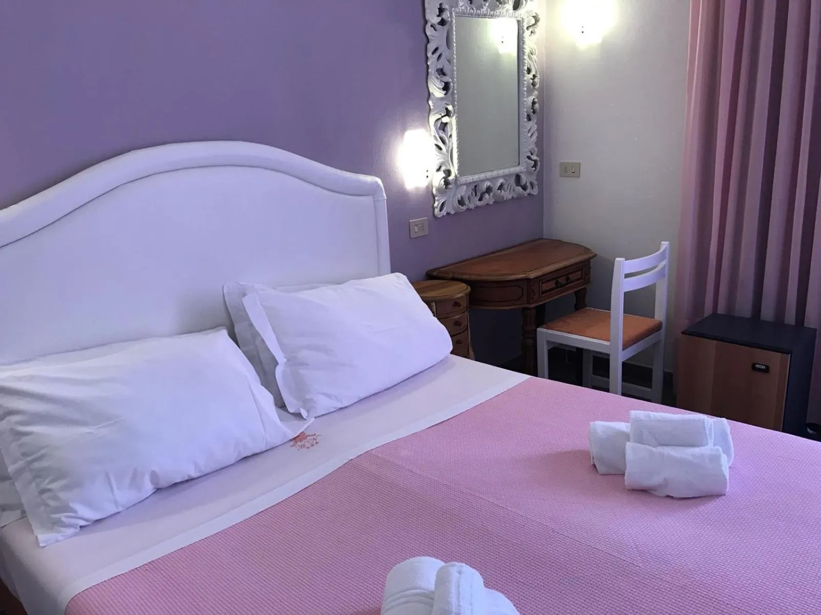 Bedroom in Hotel Negresco