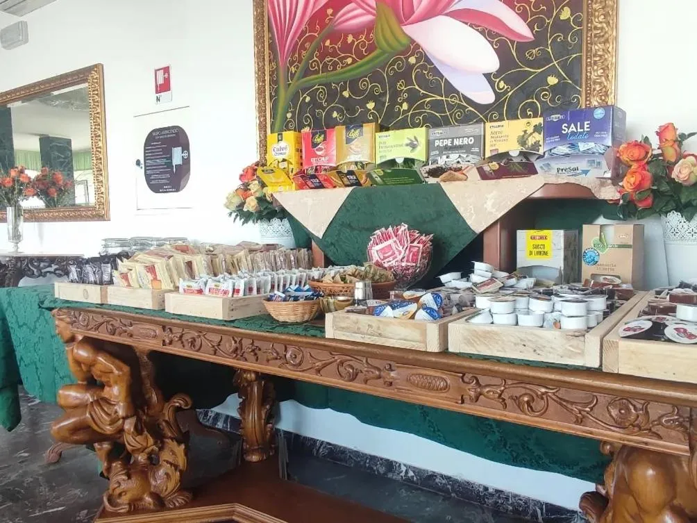 Breakfast in Hotel Negresco