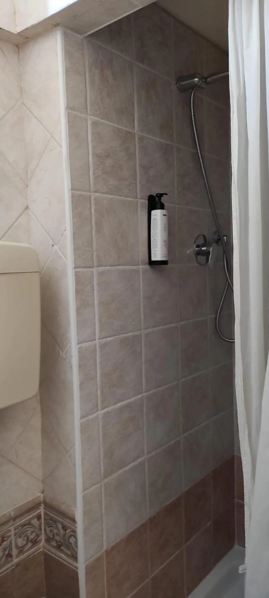 Shower in Hotel Negresco