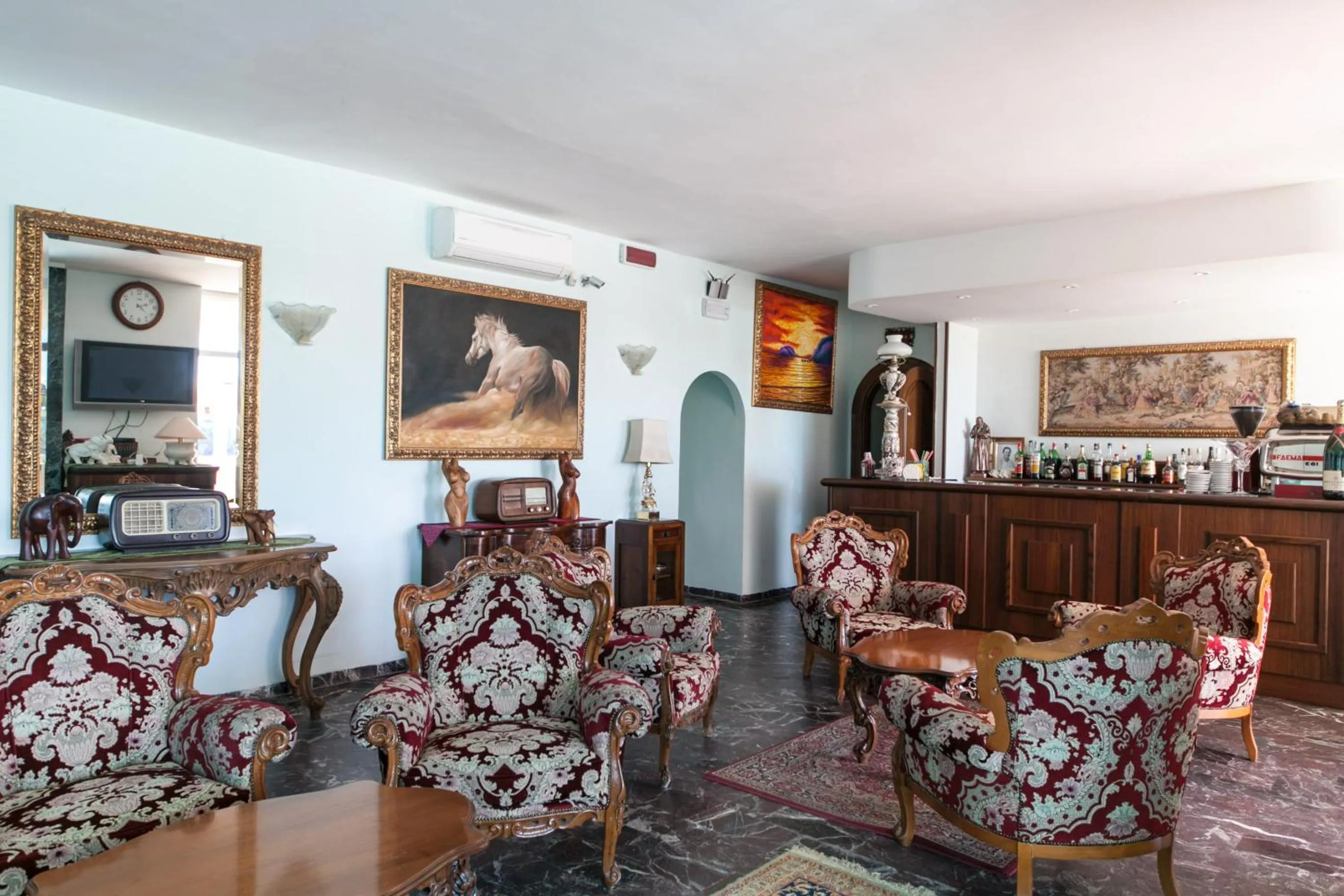 Restaurant/places to eat in Hotel Negresco