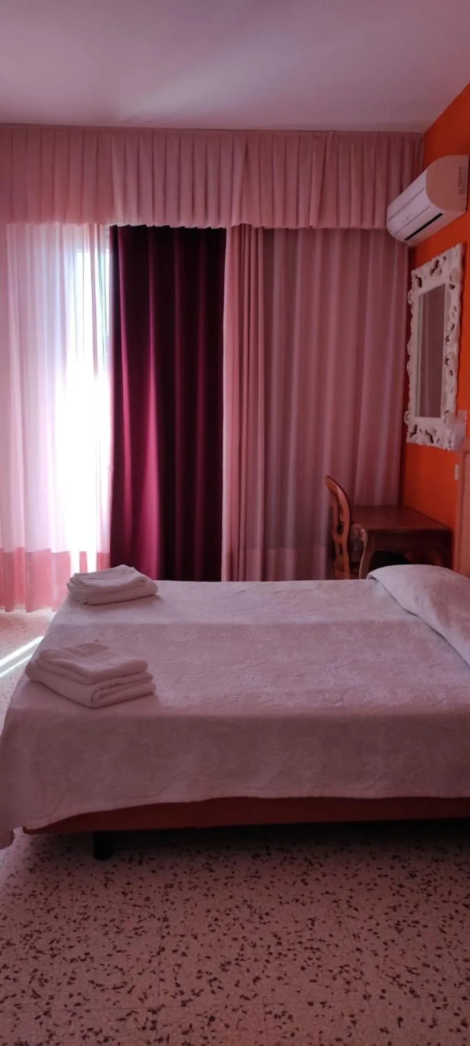 Bed in Hotel Negresco