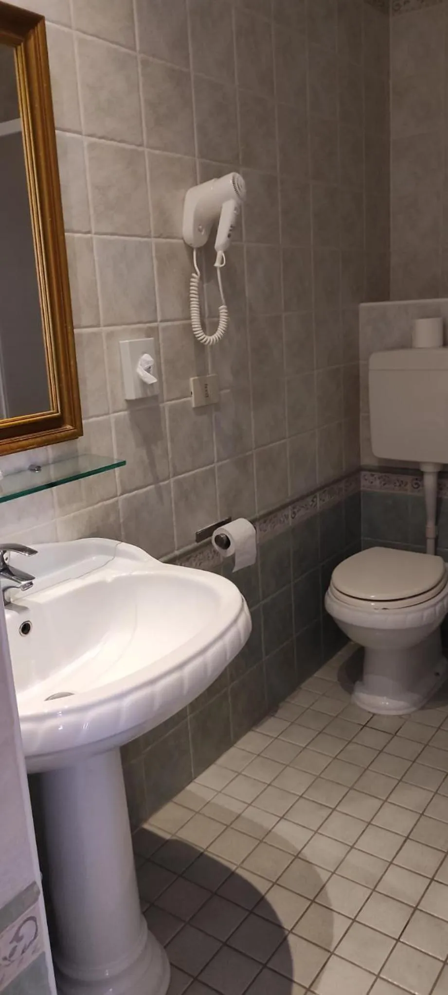 Shower in Hotel Negresco