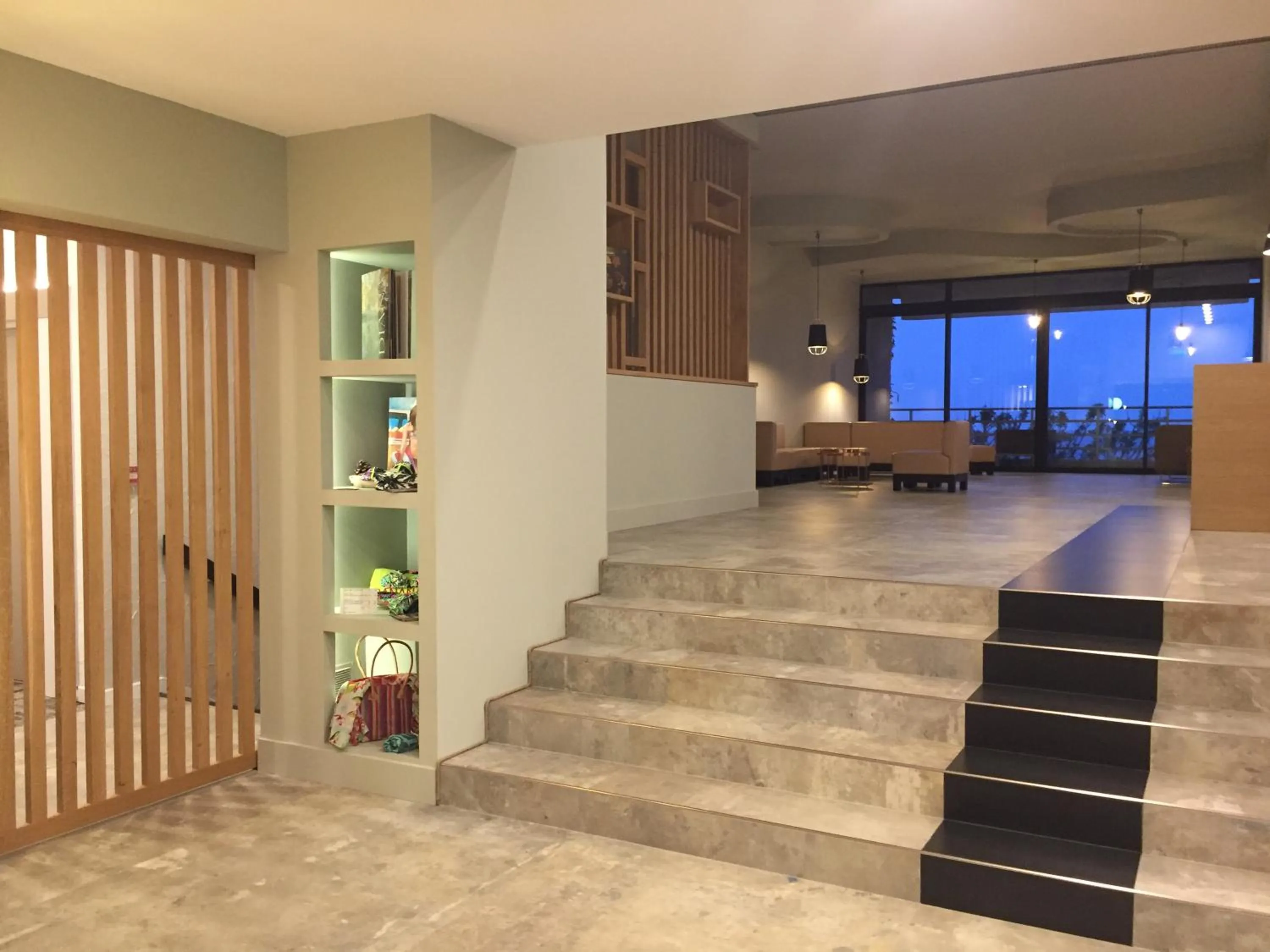 Communal lounge/ TV room in Alivi