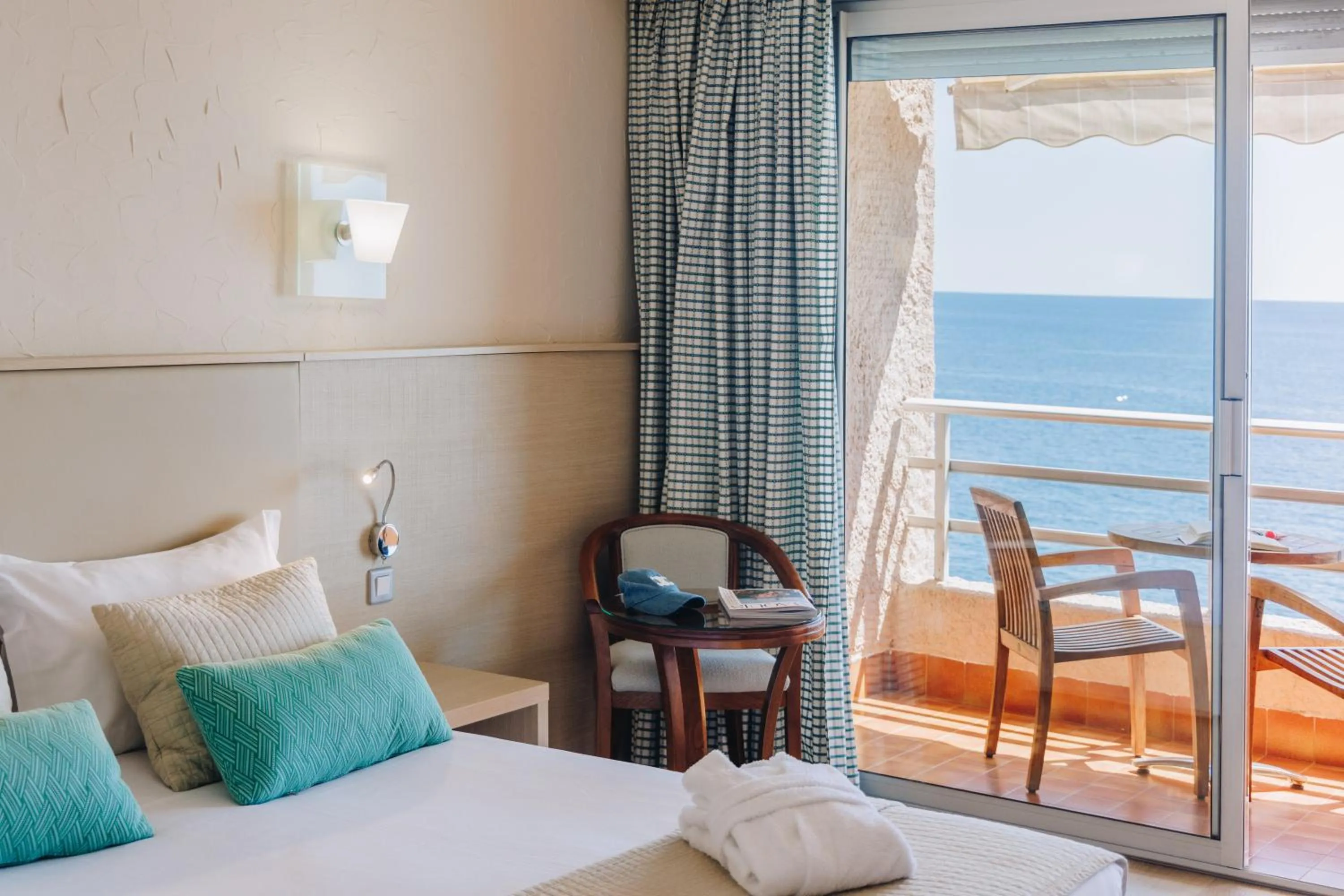 Balcony/Terrace, Bed in Alivi