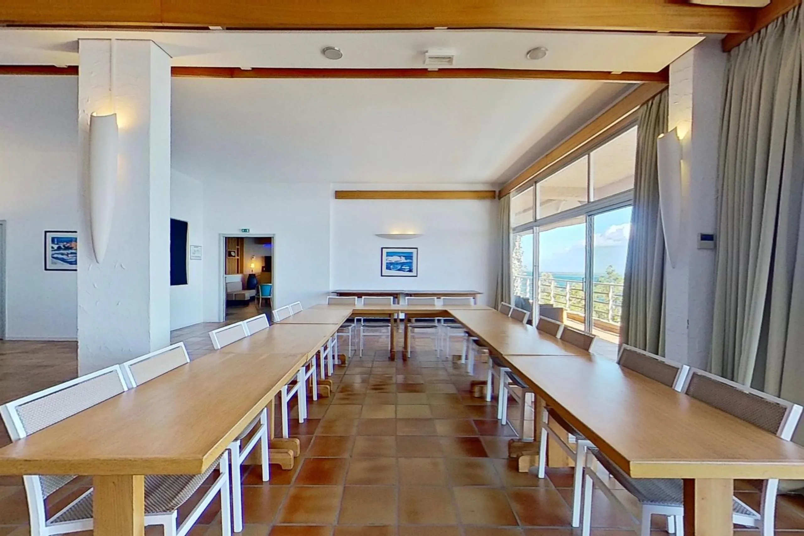 Meeting/conference room in Alivi