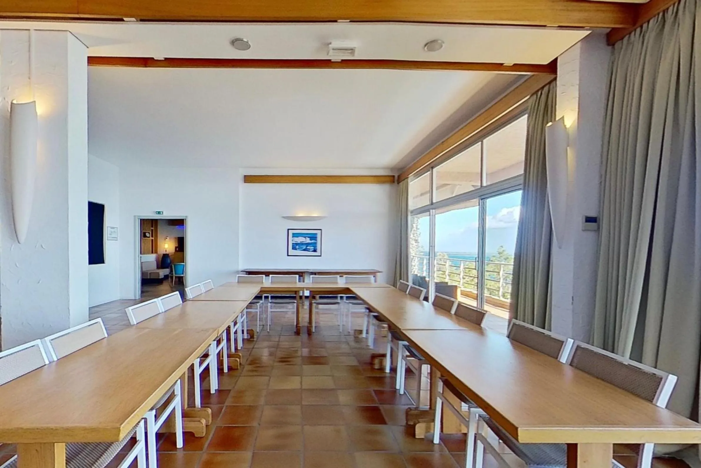 Meeting/conference room in Alivi