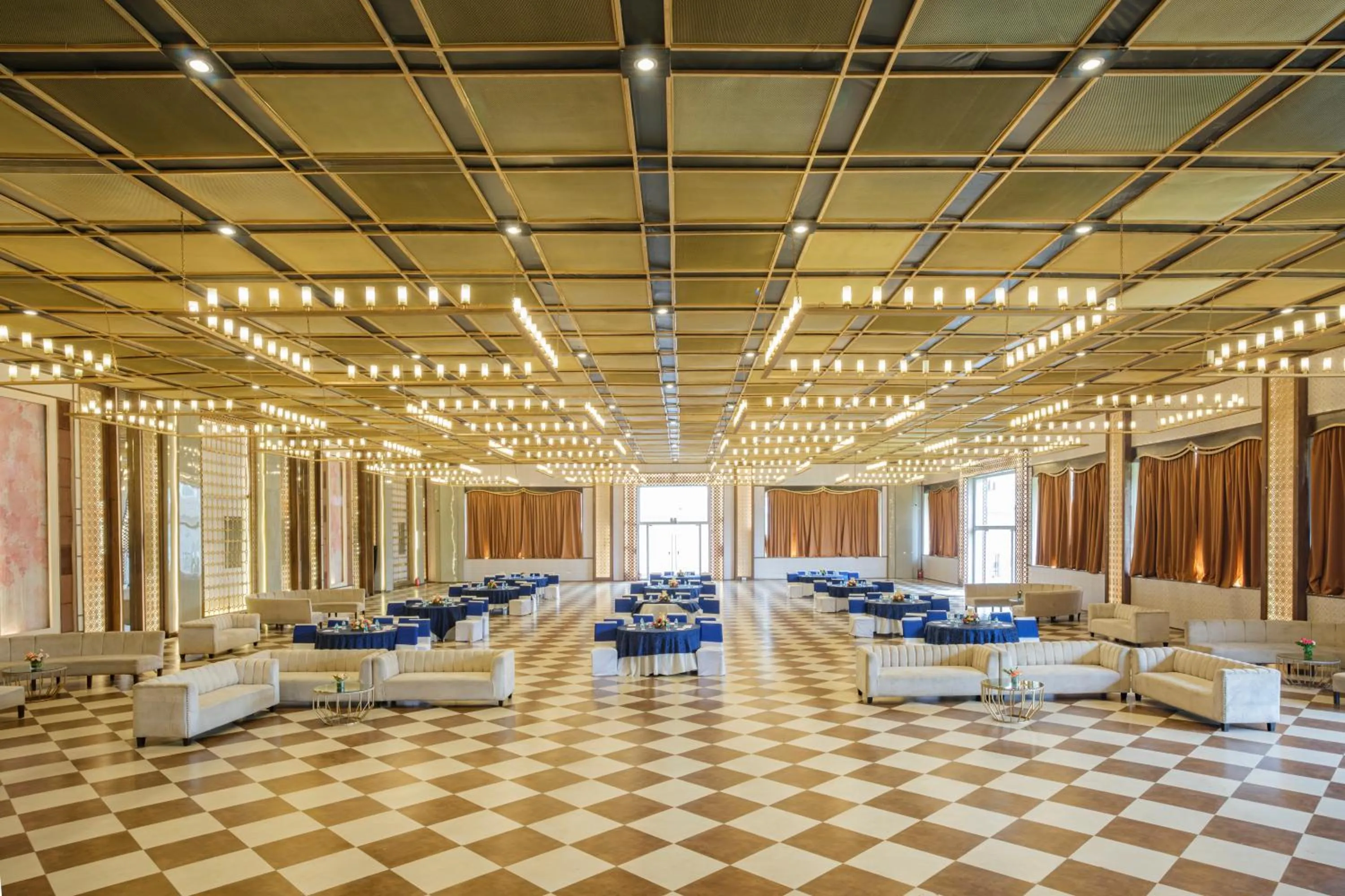 Banquet/Function facilities in Opulent by Udman Chhattarpur