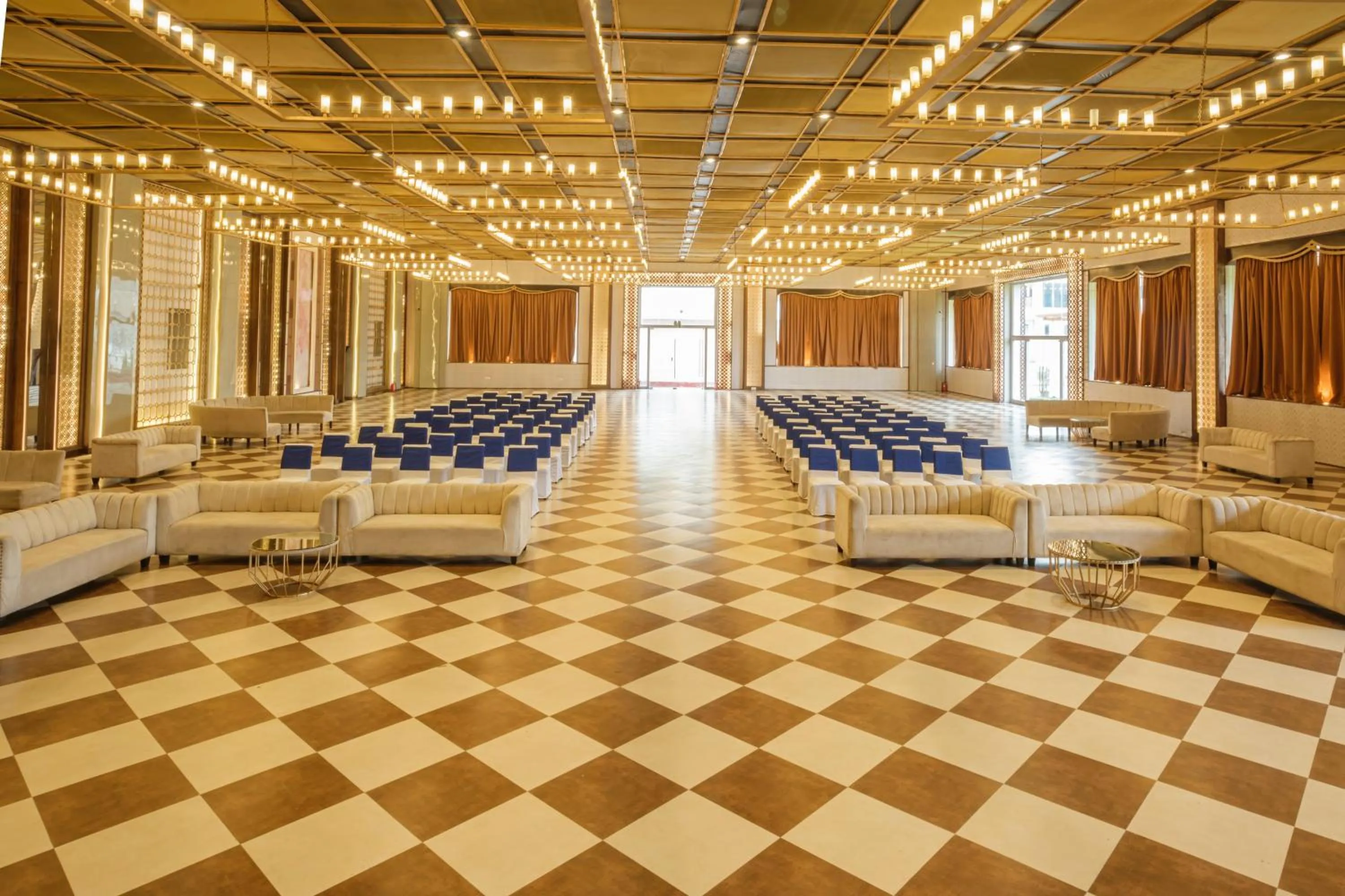 Banquet/Function facilities in Opulent by Udman Chhattarpur