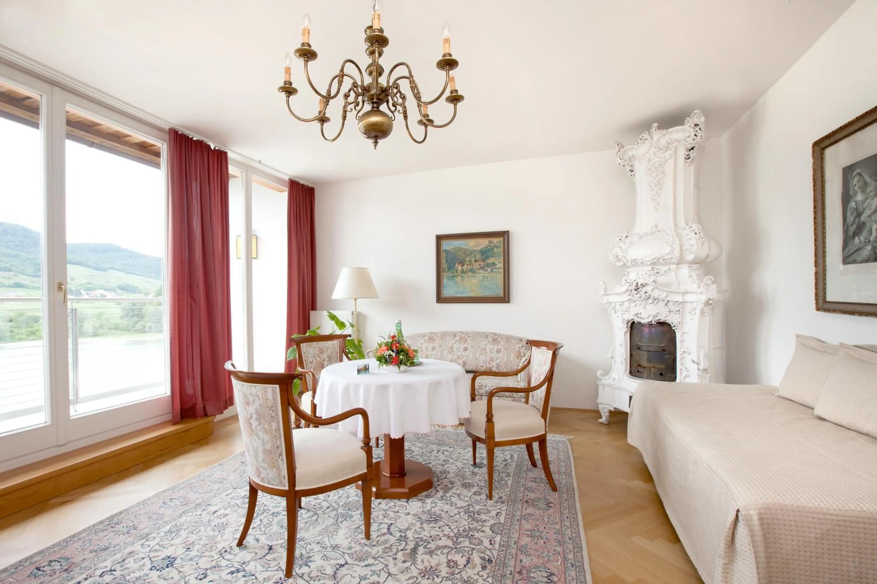 Living room, Bed in Hotel Richard Löwenherz