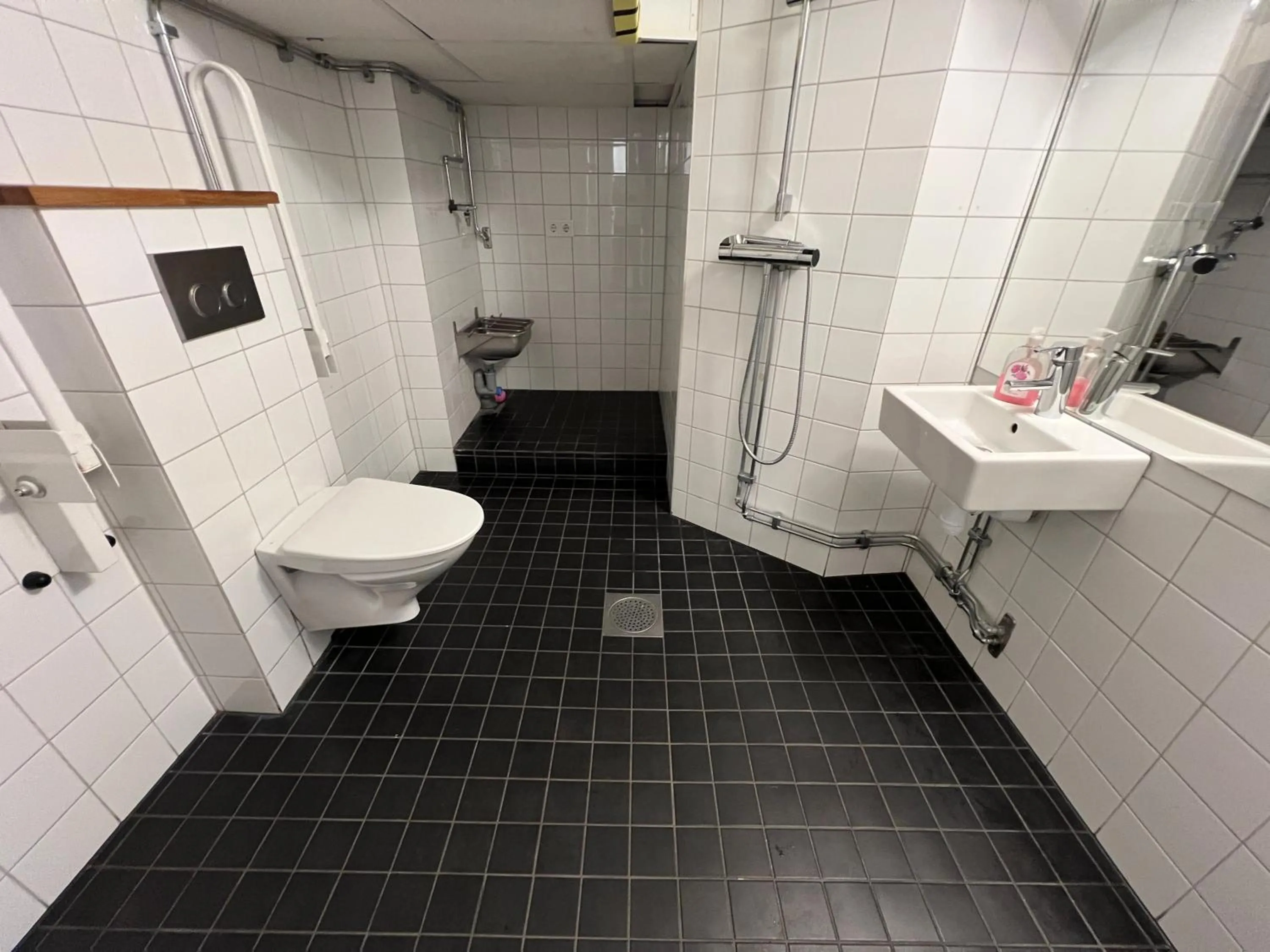 Bathroom in Hostel Dalagatan