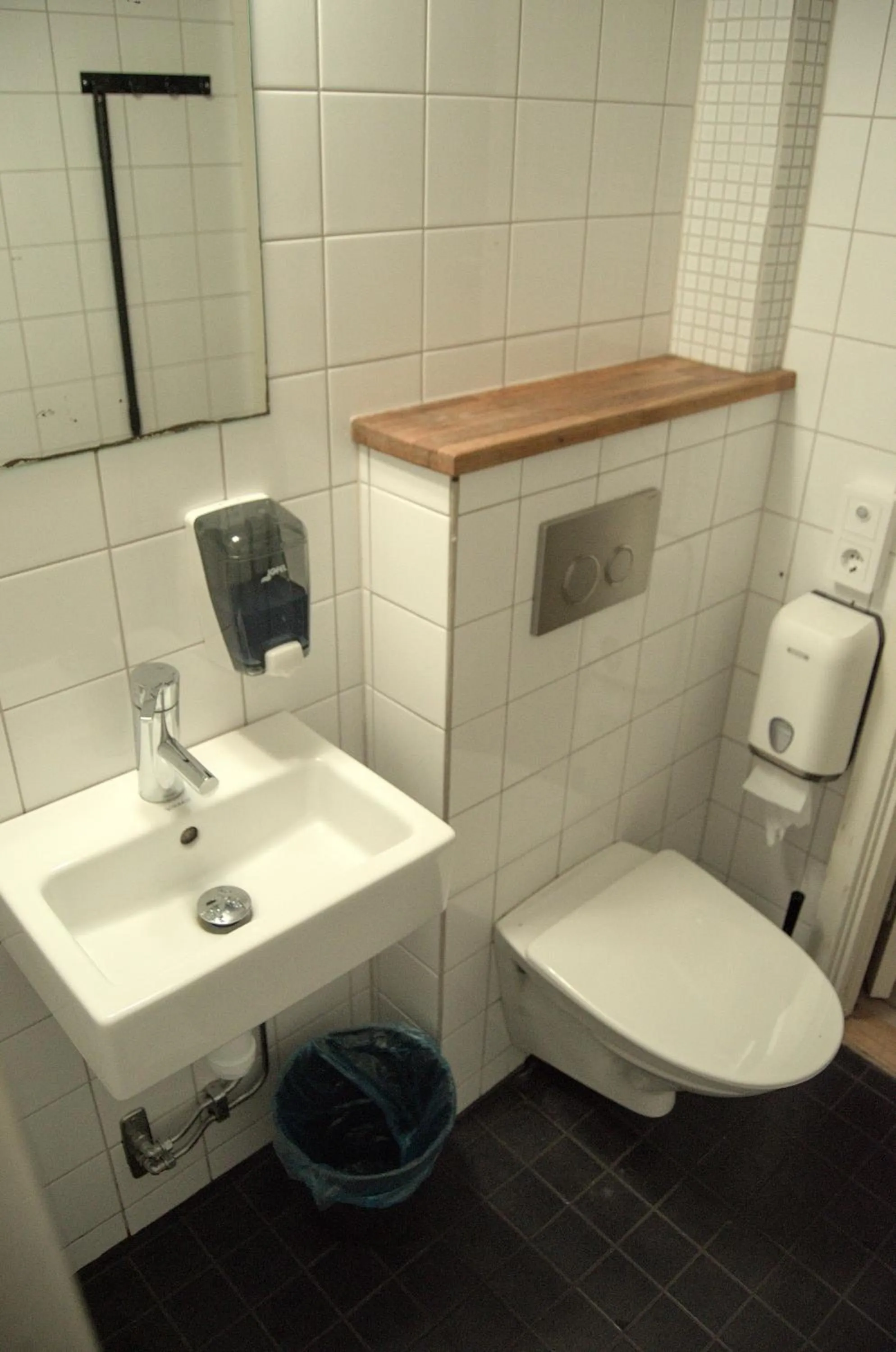 Toilet in Hostel Dalagatan