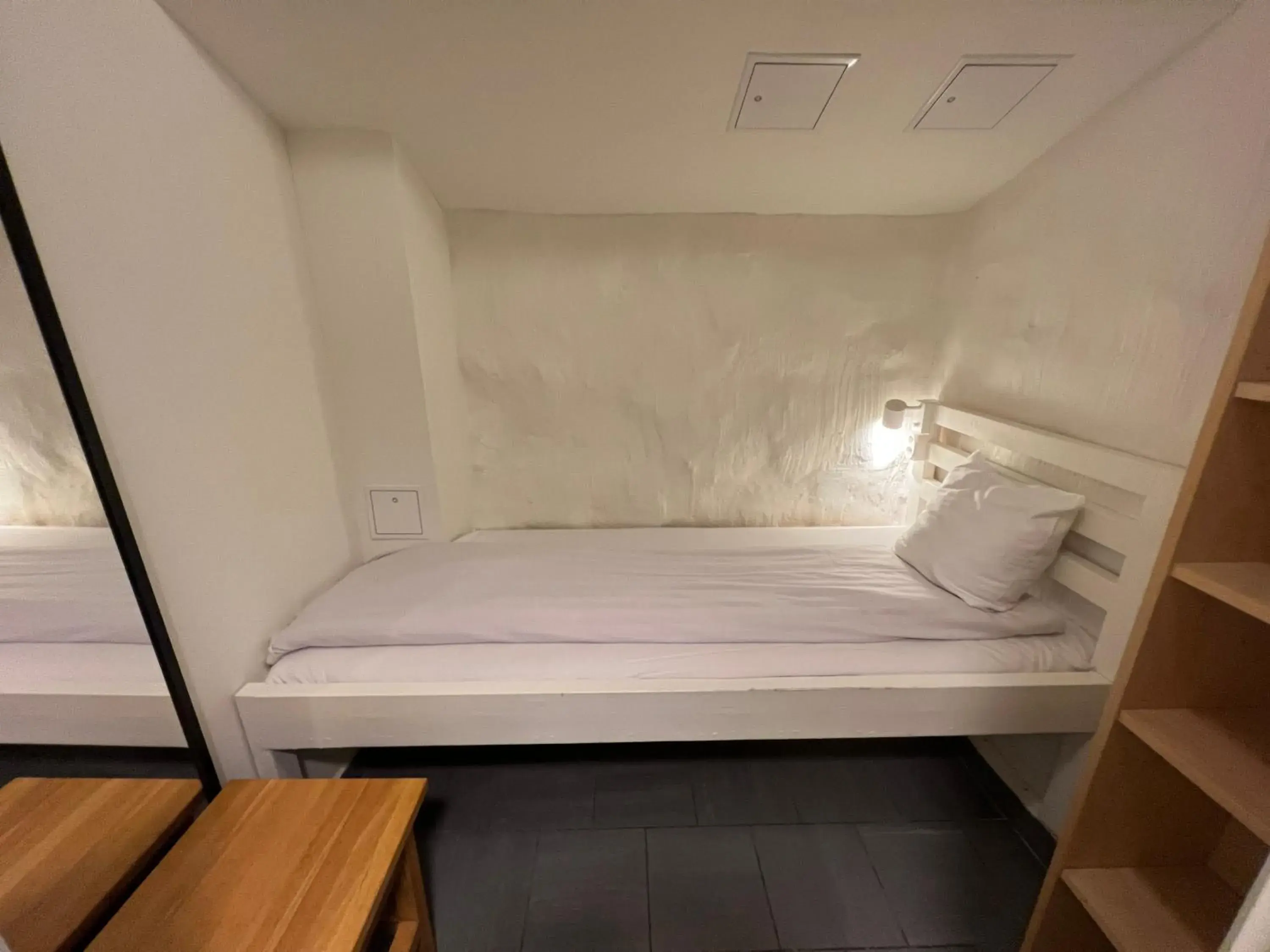 Small Single Room in Hostel Dalagatan Small Single Room in Hostel Dalagatan