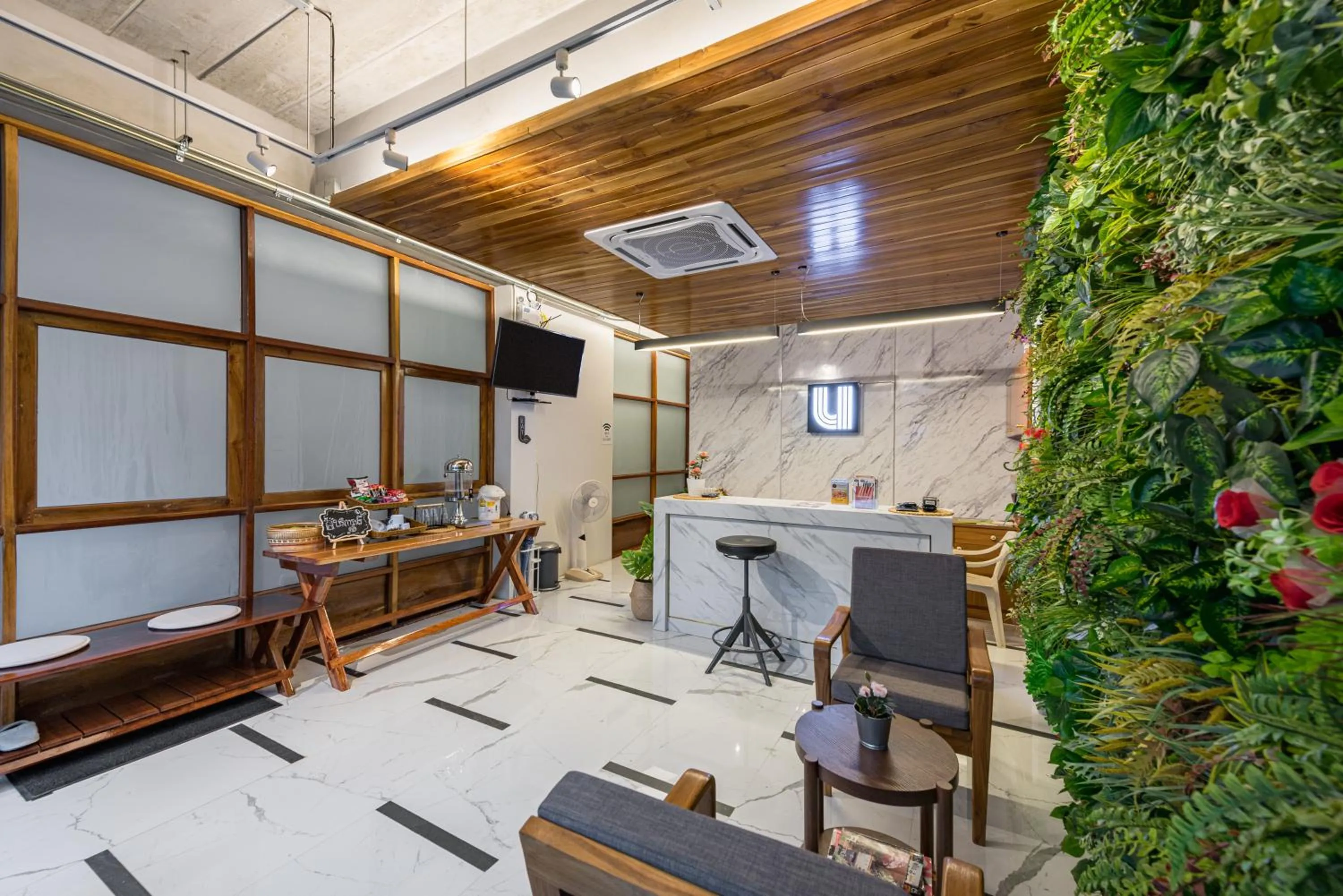 Seating area in U Chiangkhan