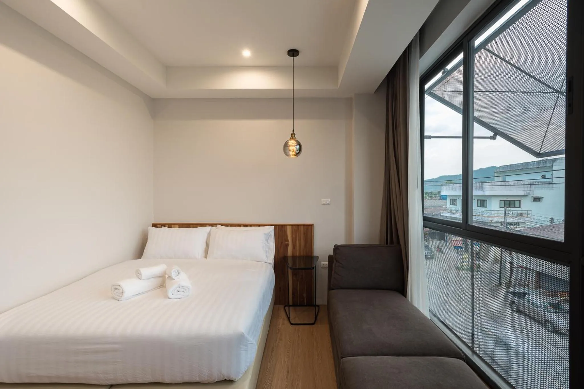 Photo of the whole room, Bed in U Chiangkhan