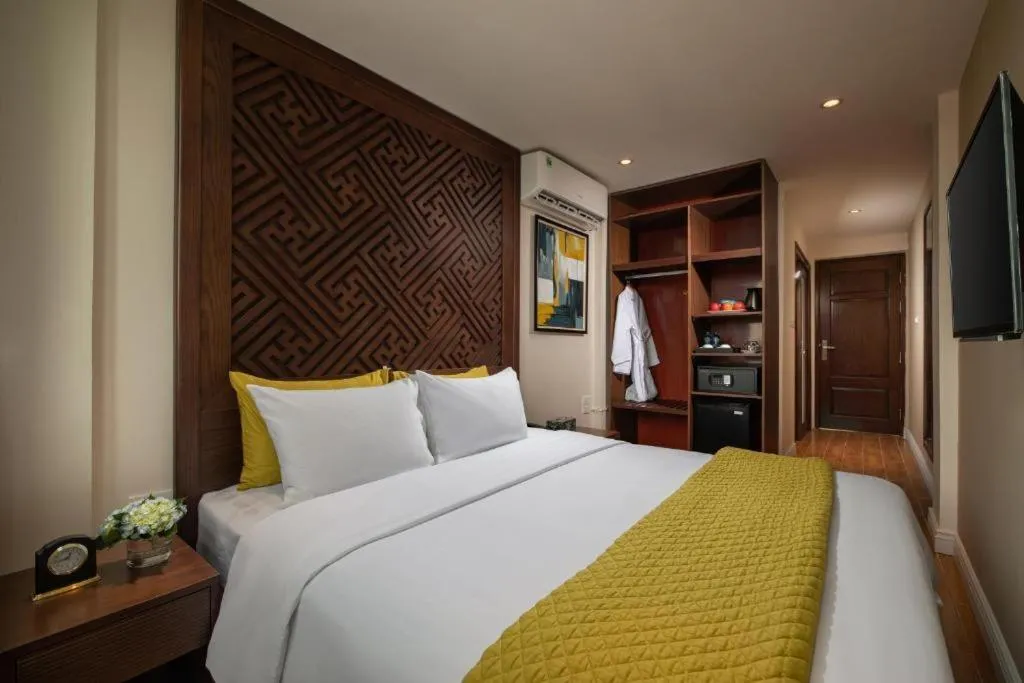 Bed in Hanoi Lakeside Premium Hotel & Travel