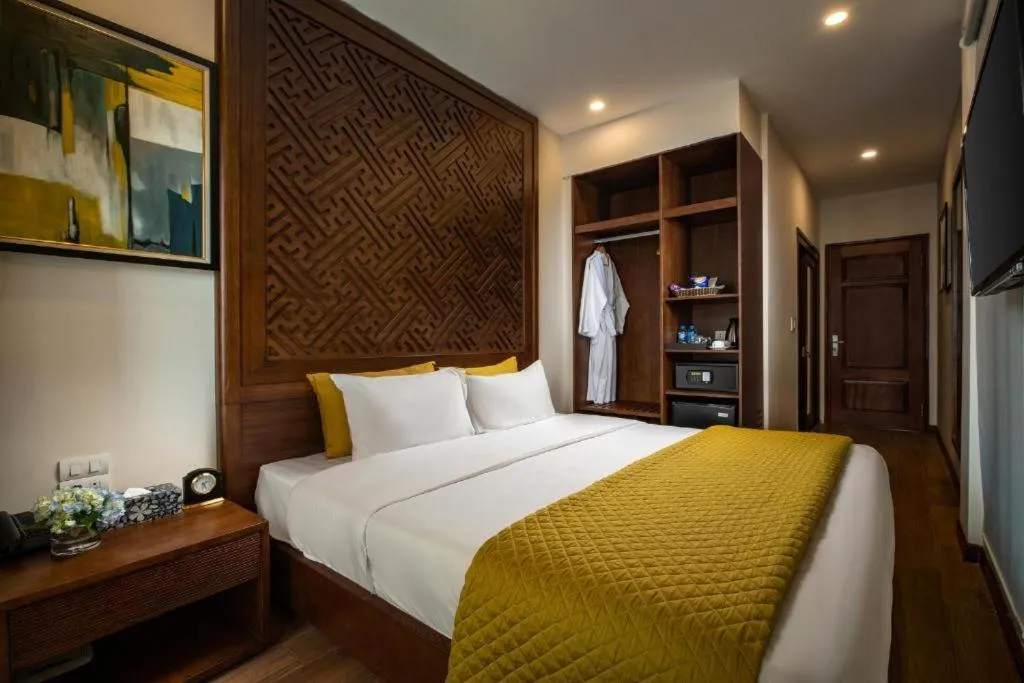 Bed in Hanoi Lakeside Premium Hotel & Travel