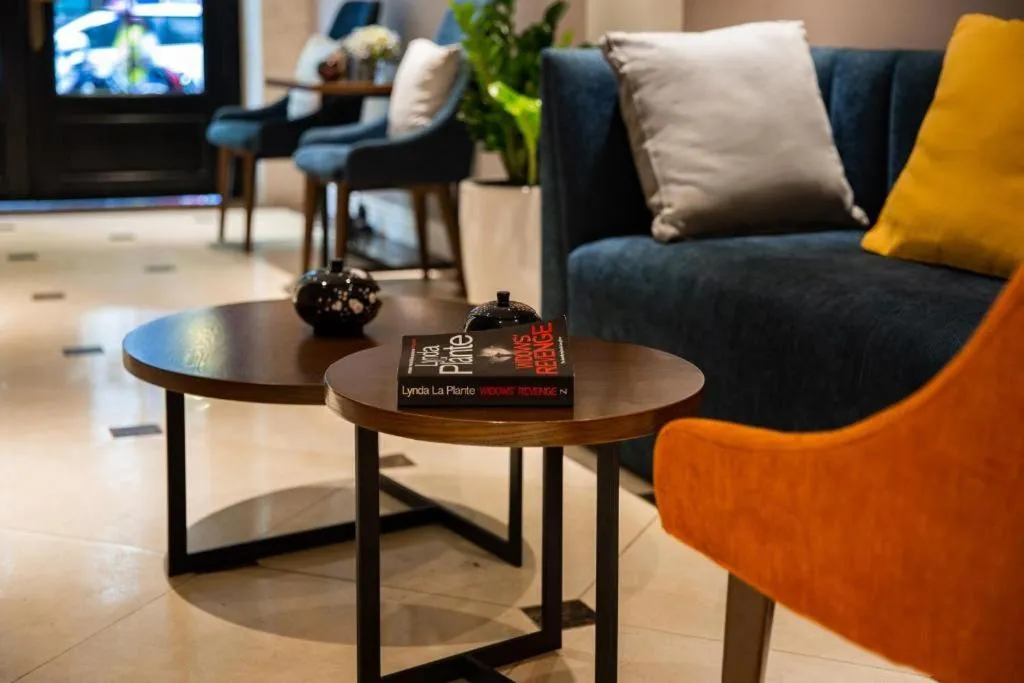 Seating area in Hanoi Lakeside Premium Hotel & Travel