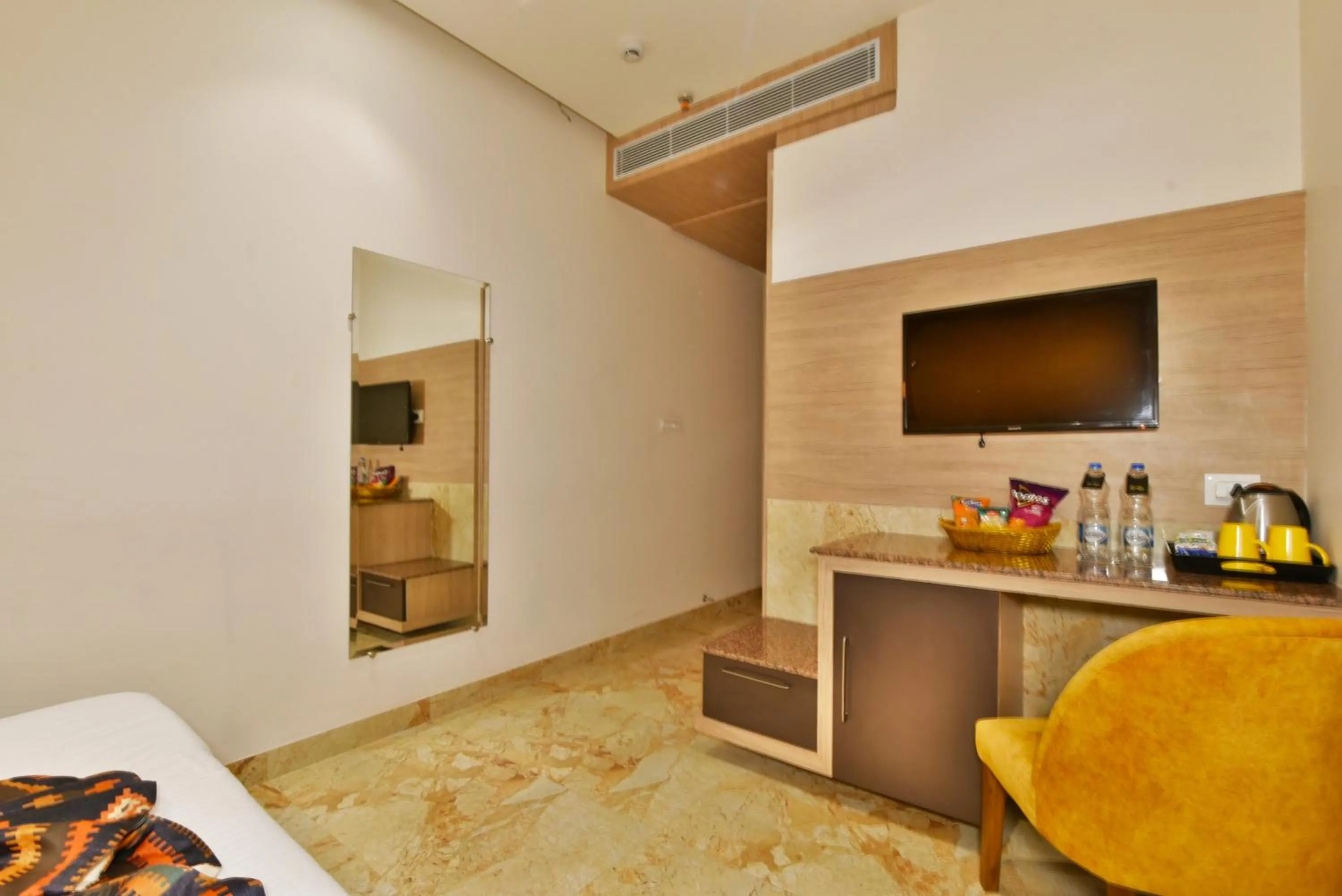 Bedroom in Hotel Infa - 400m From Golden Temple