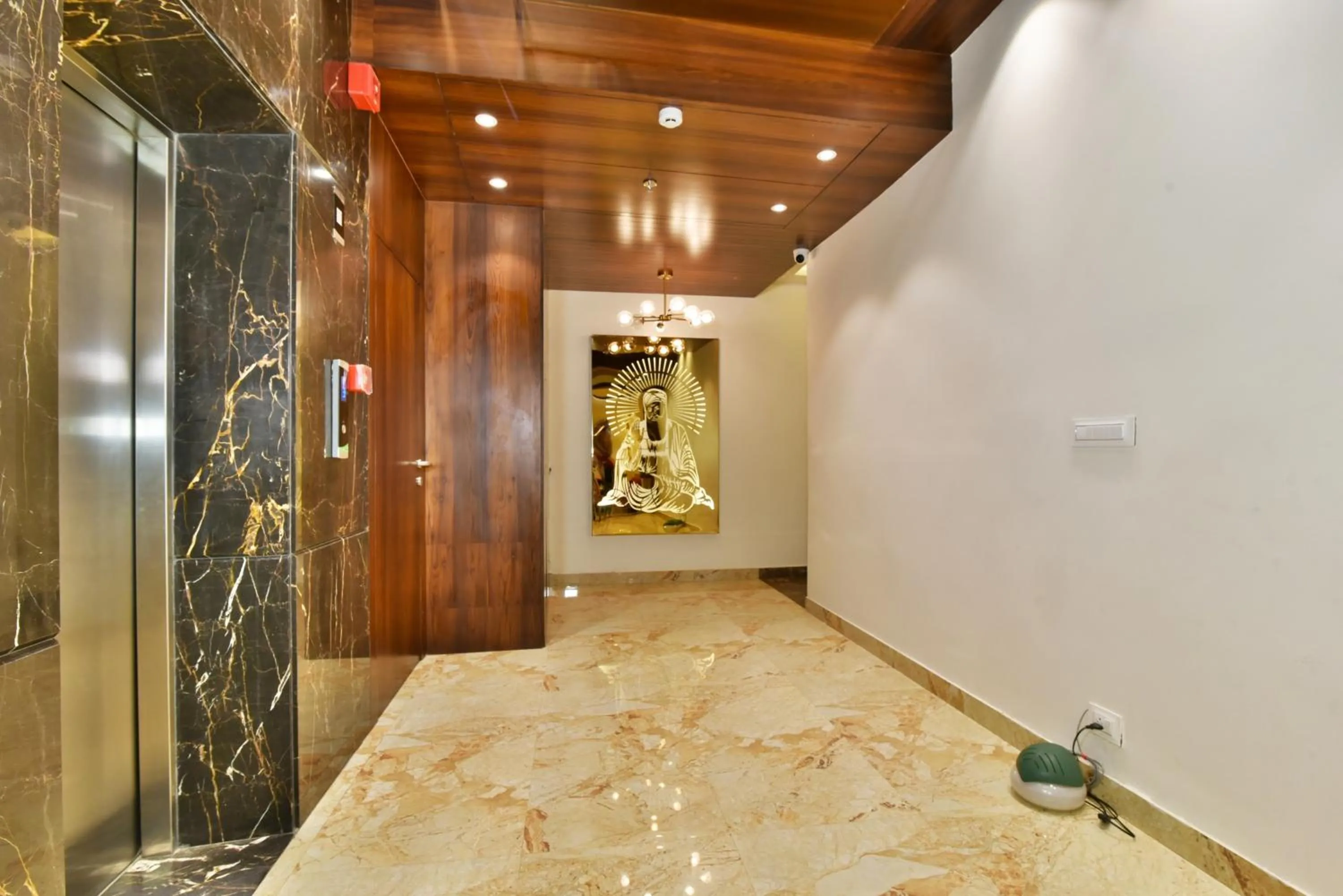 Property building in Hotel Infa - 400m From Golden Temple