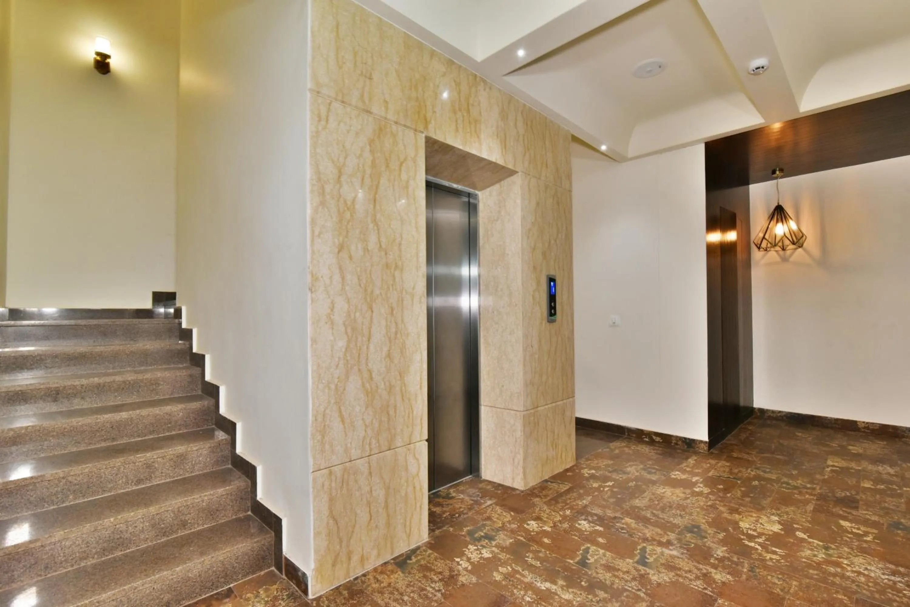 Property building in Hotel Infa - 400m From Golden Temple