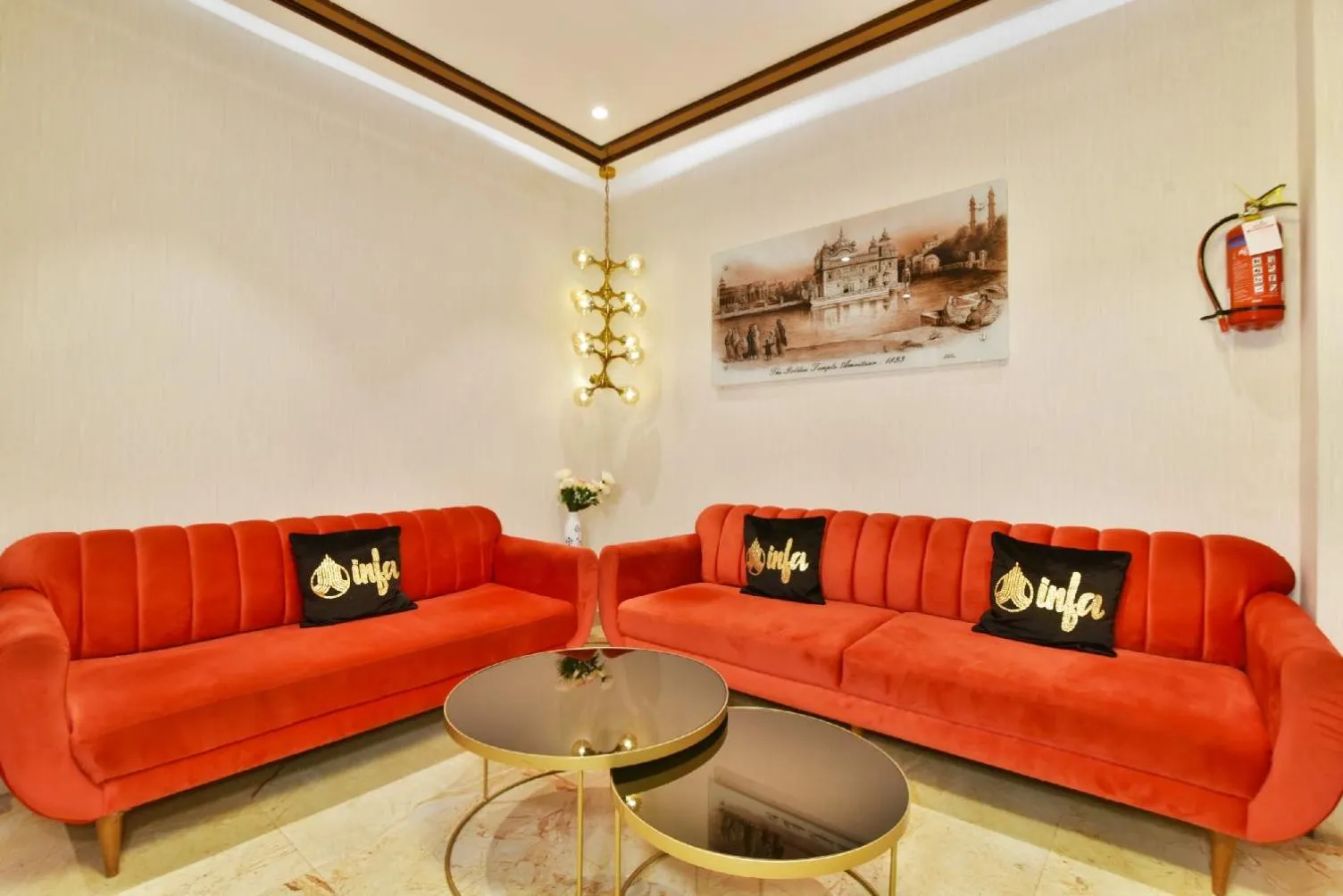 Lobby or reception in Hotel Infa - 400m From Golden Temple