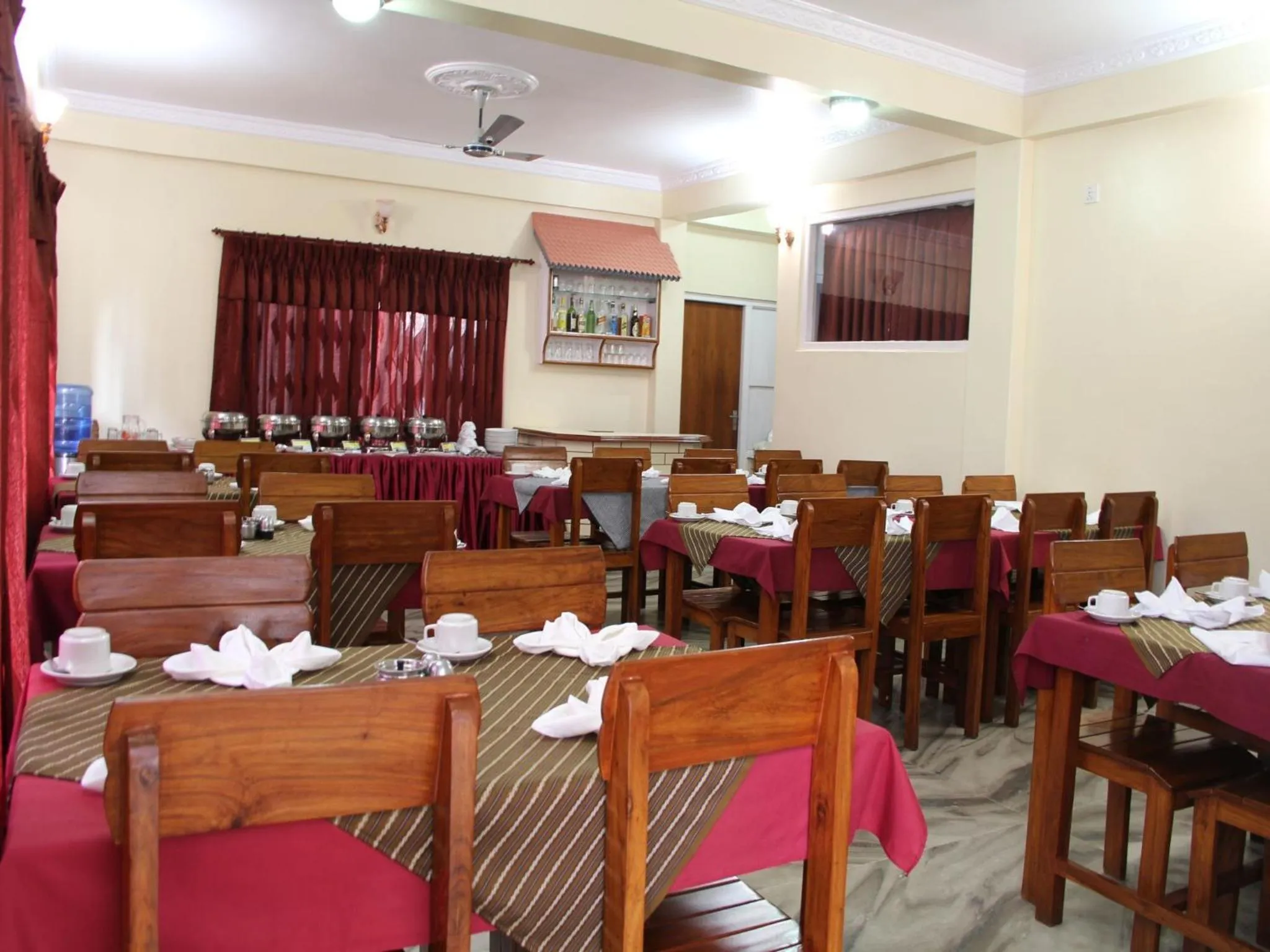 Restaurant/places to eat in Hotel Asia