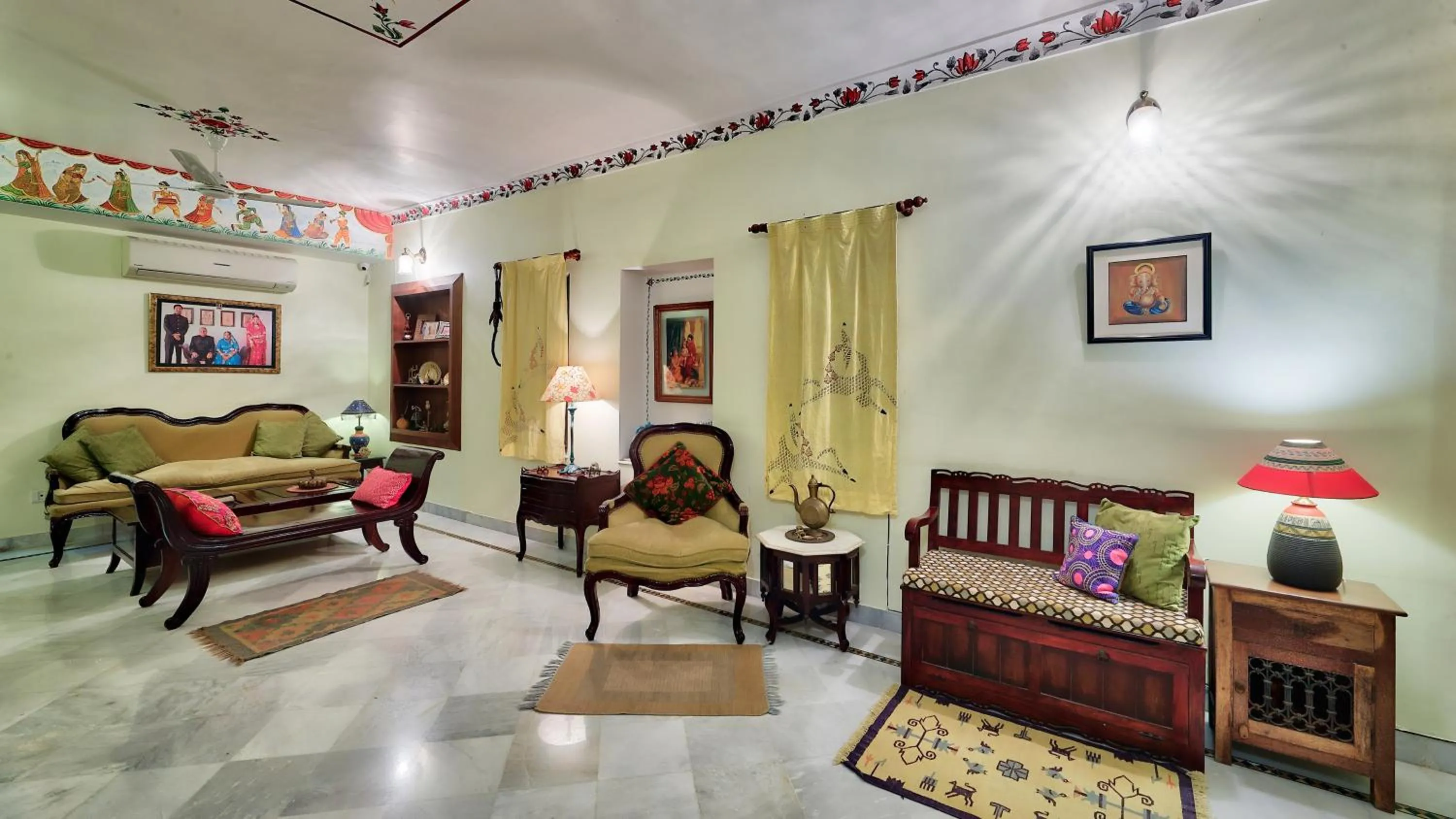 Lobby or reception in Ikaki Niwas - A Heritage Boutique Hotel