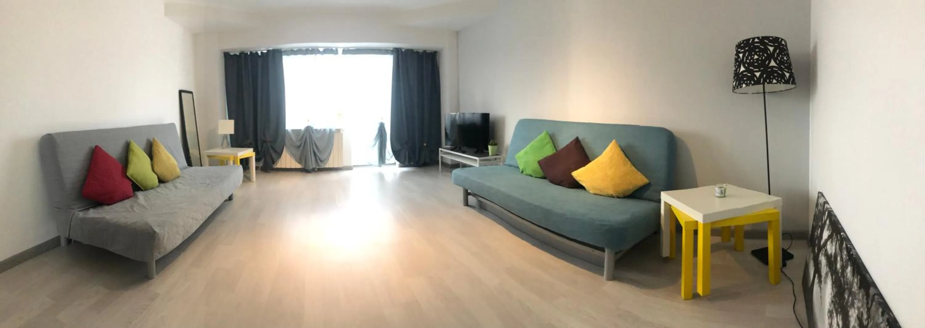 Living room in Green Apartment 63