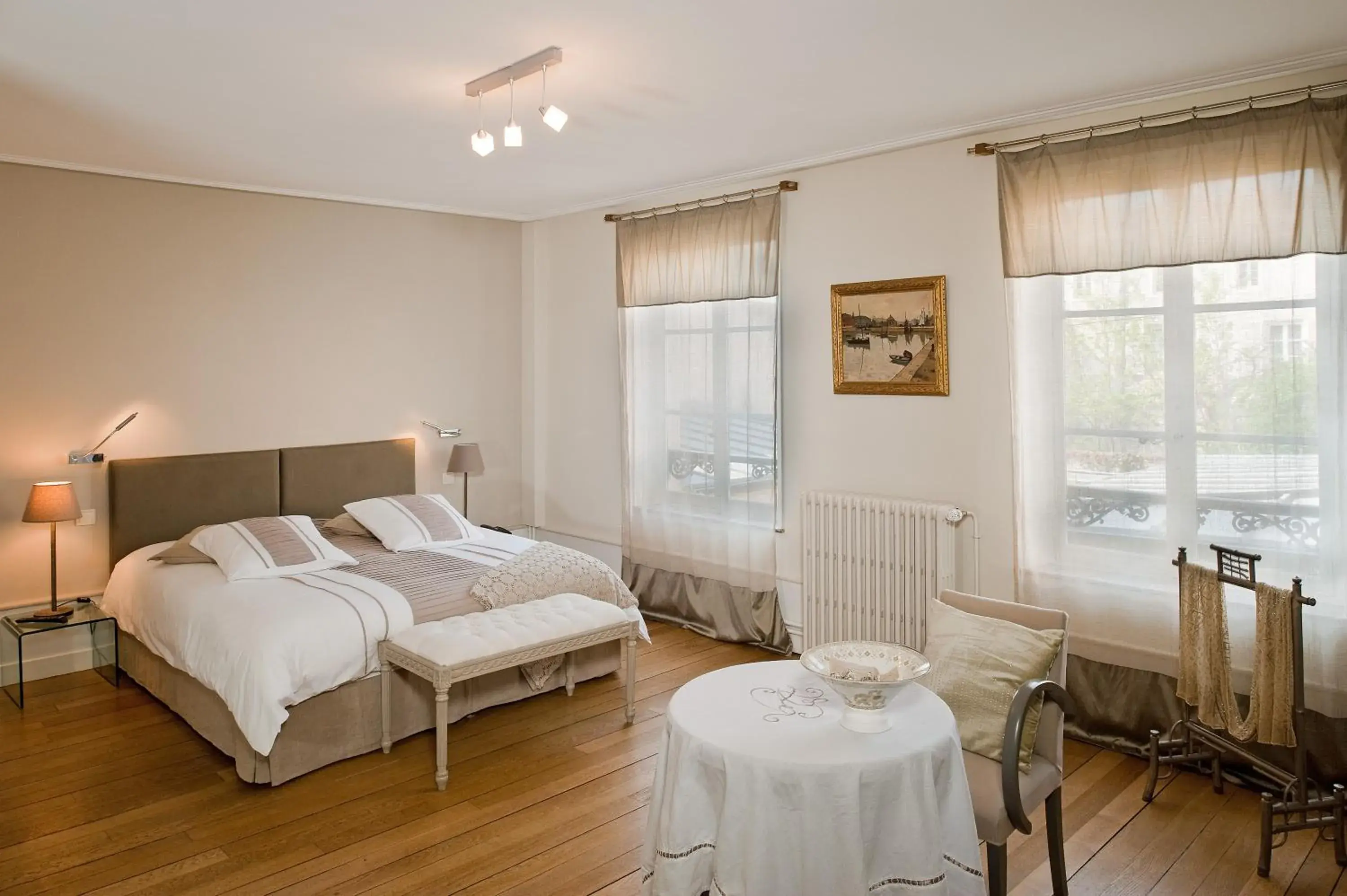 Superior Double Room in Maison d'Hôte de Myon Superior Double Room in Maison d'Hôte de Myon