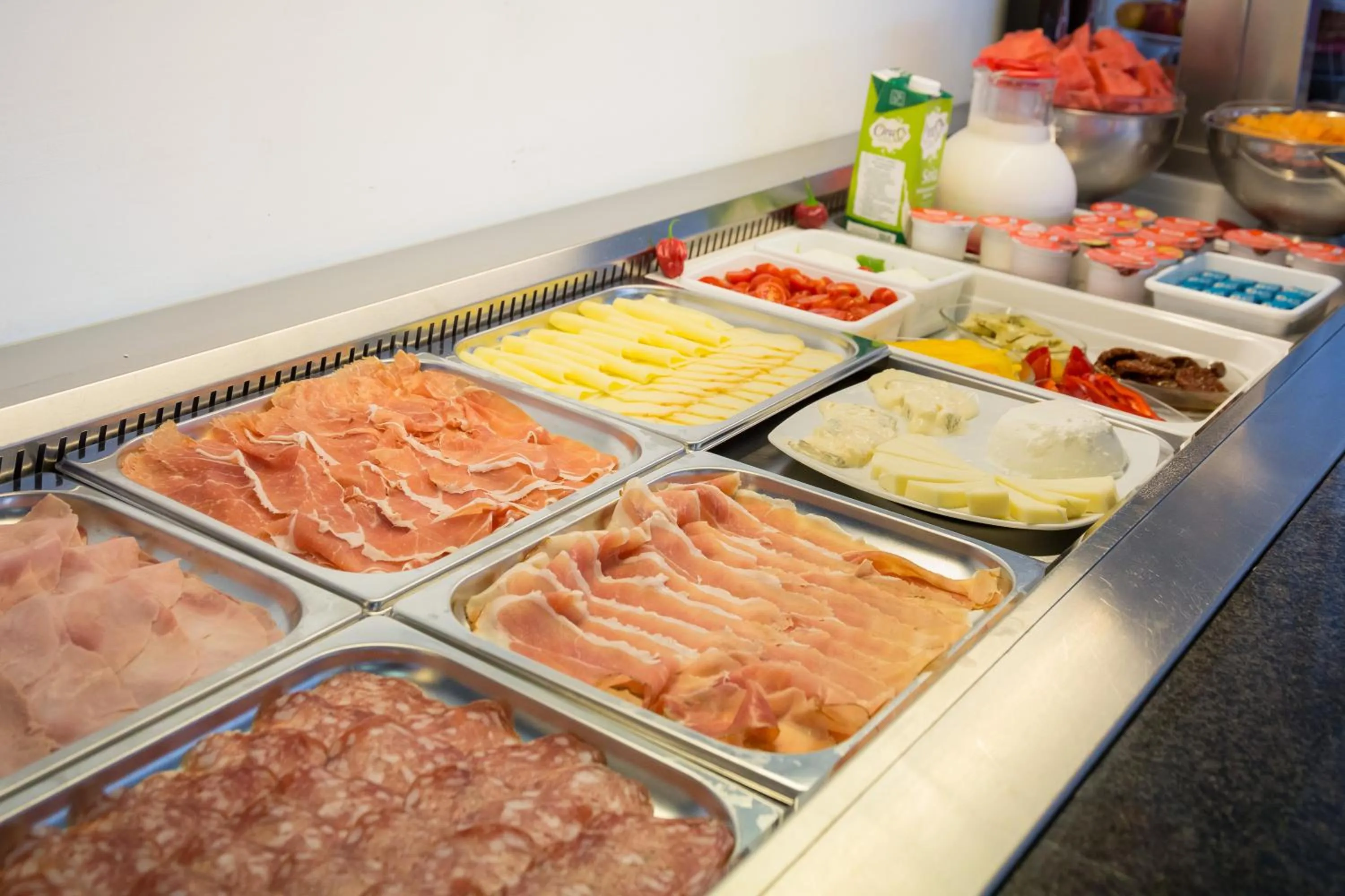 Breakfast in Hotel Royal Garnì