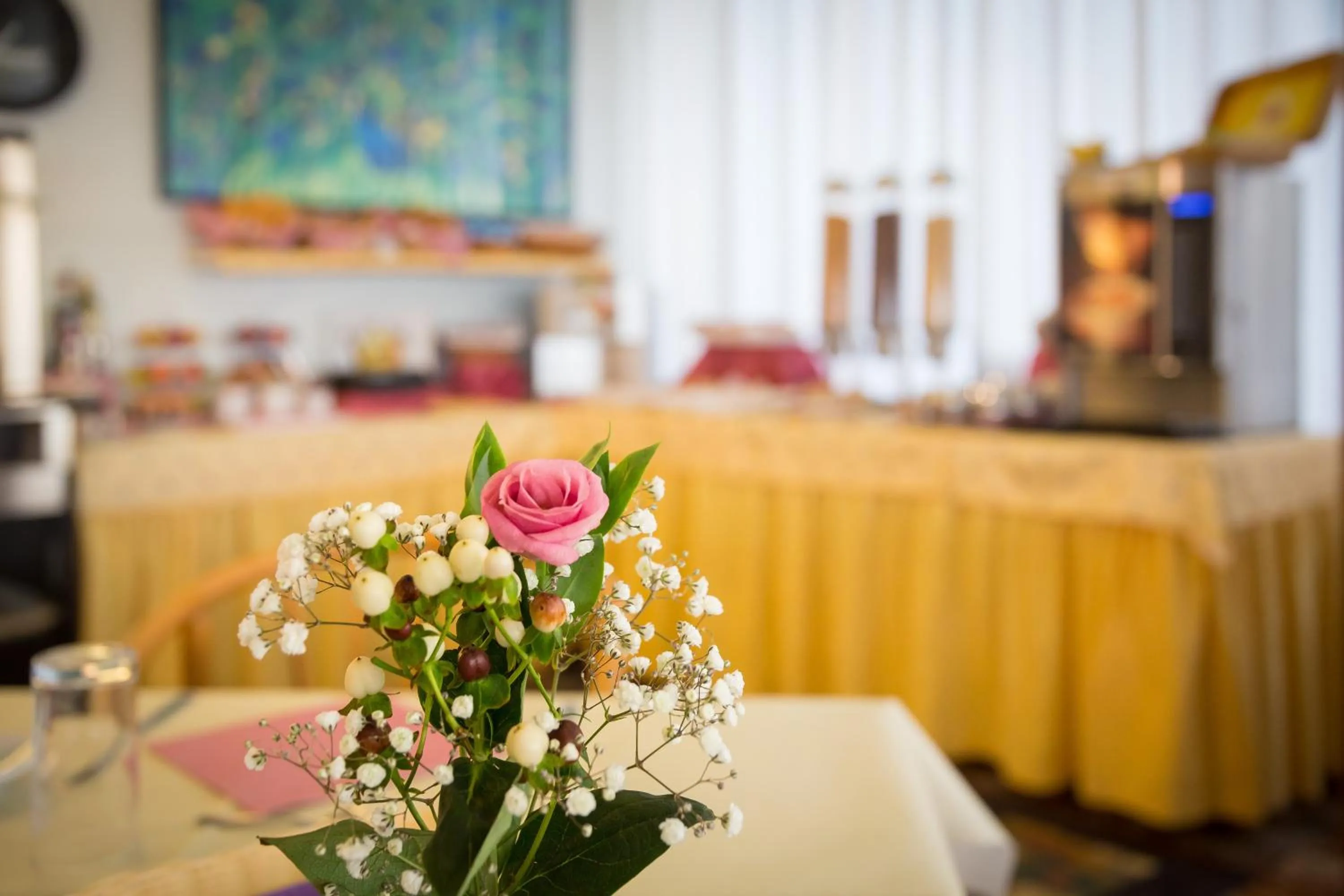 Food and drinks in Hotel Royal Garnì