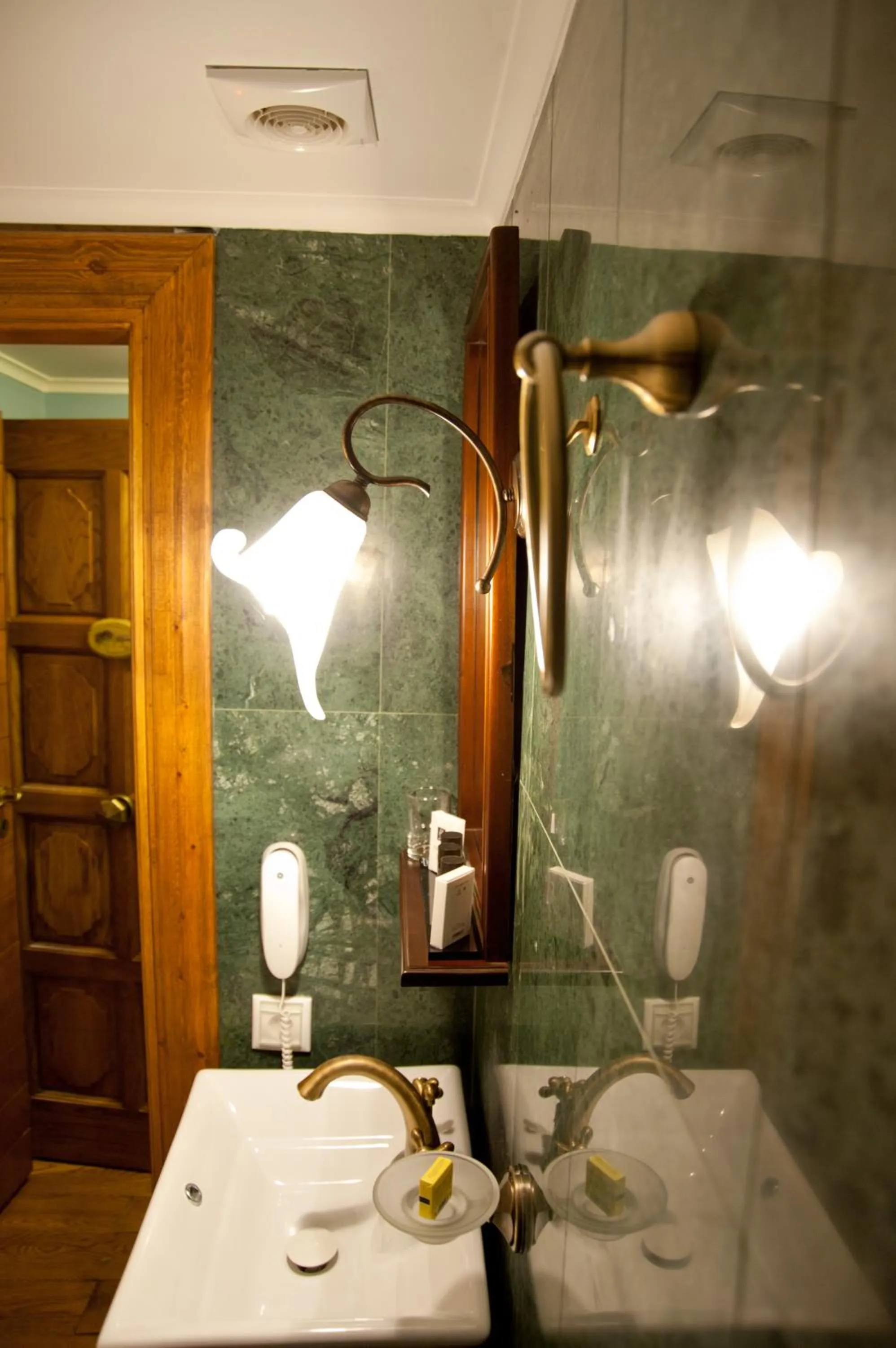 Decorative detail in Archontiko Hatzipanayioti