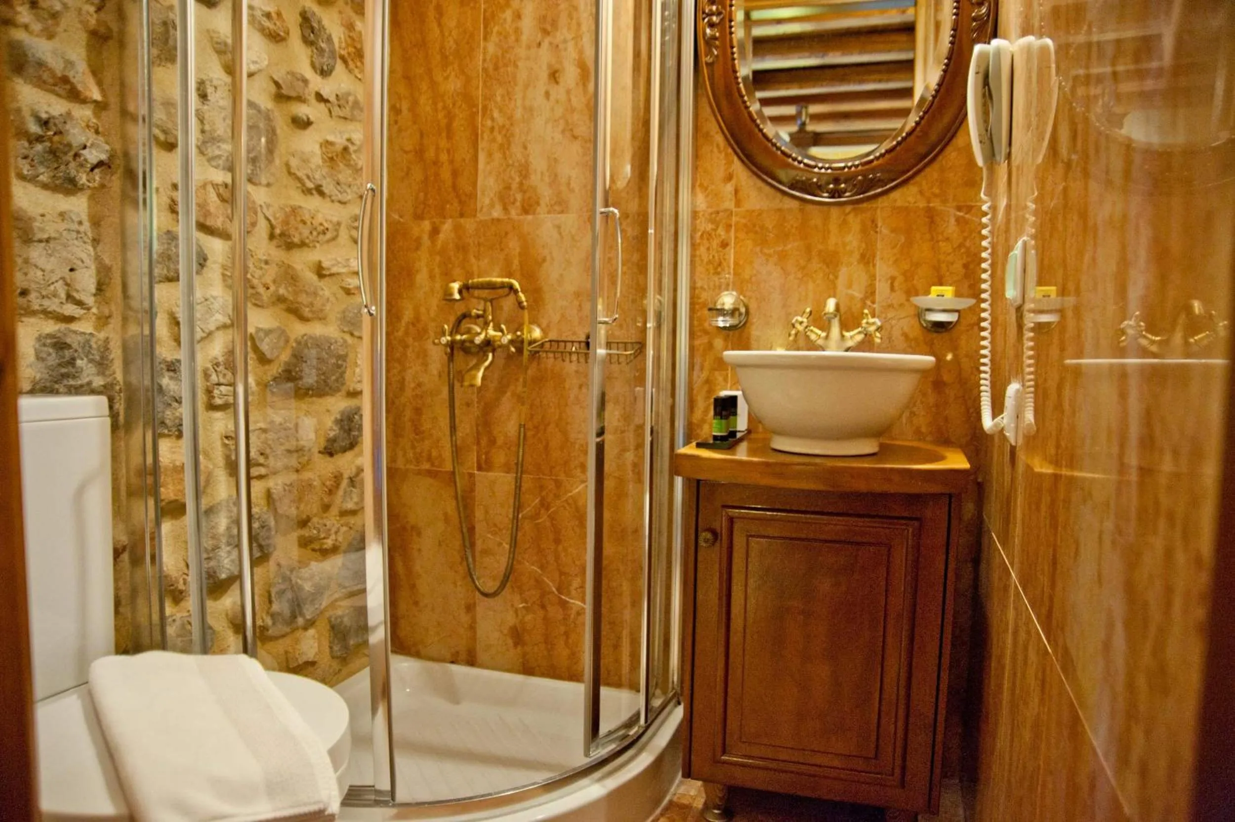 Shower in Archontiko Hatzipanayioti