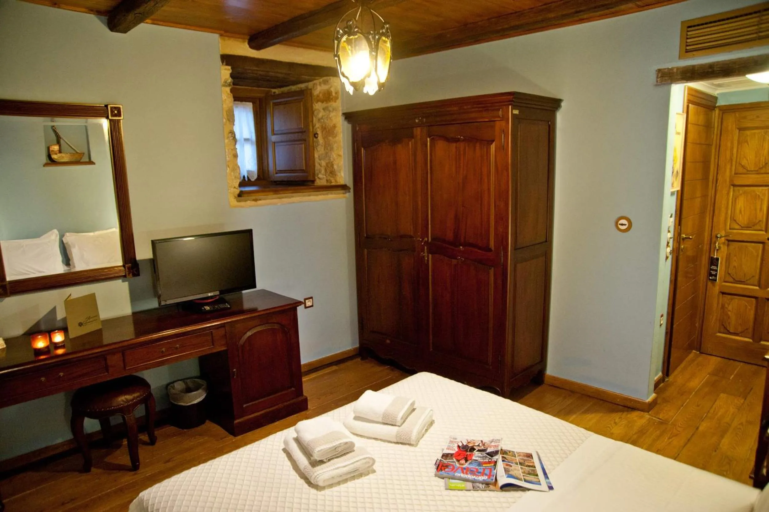 Bed in Archontiko Hatzipanayioti