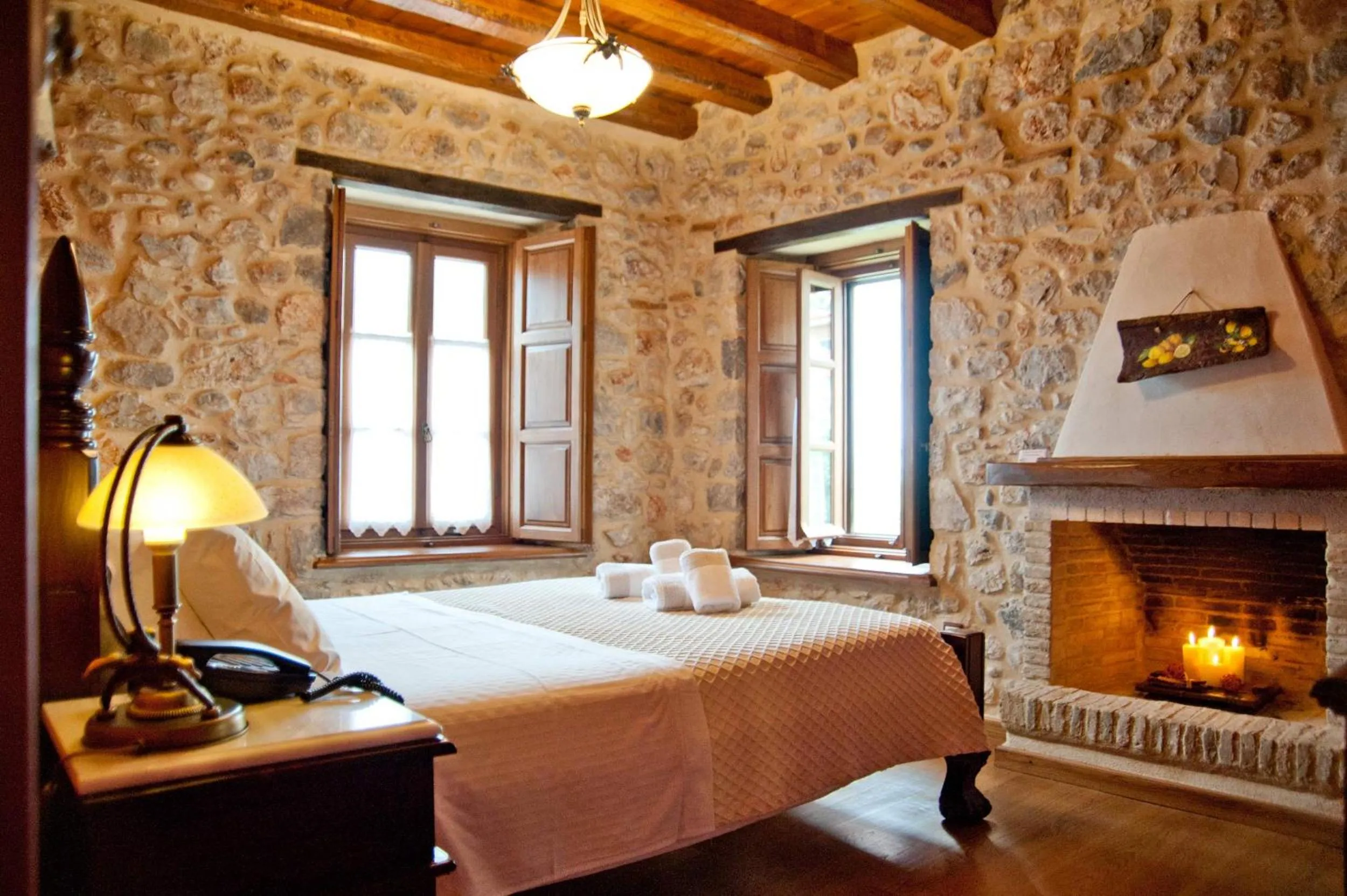 Bed in Archontiko Hatzipanayioti