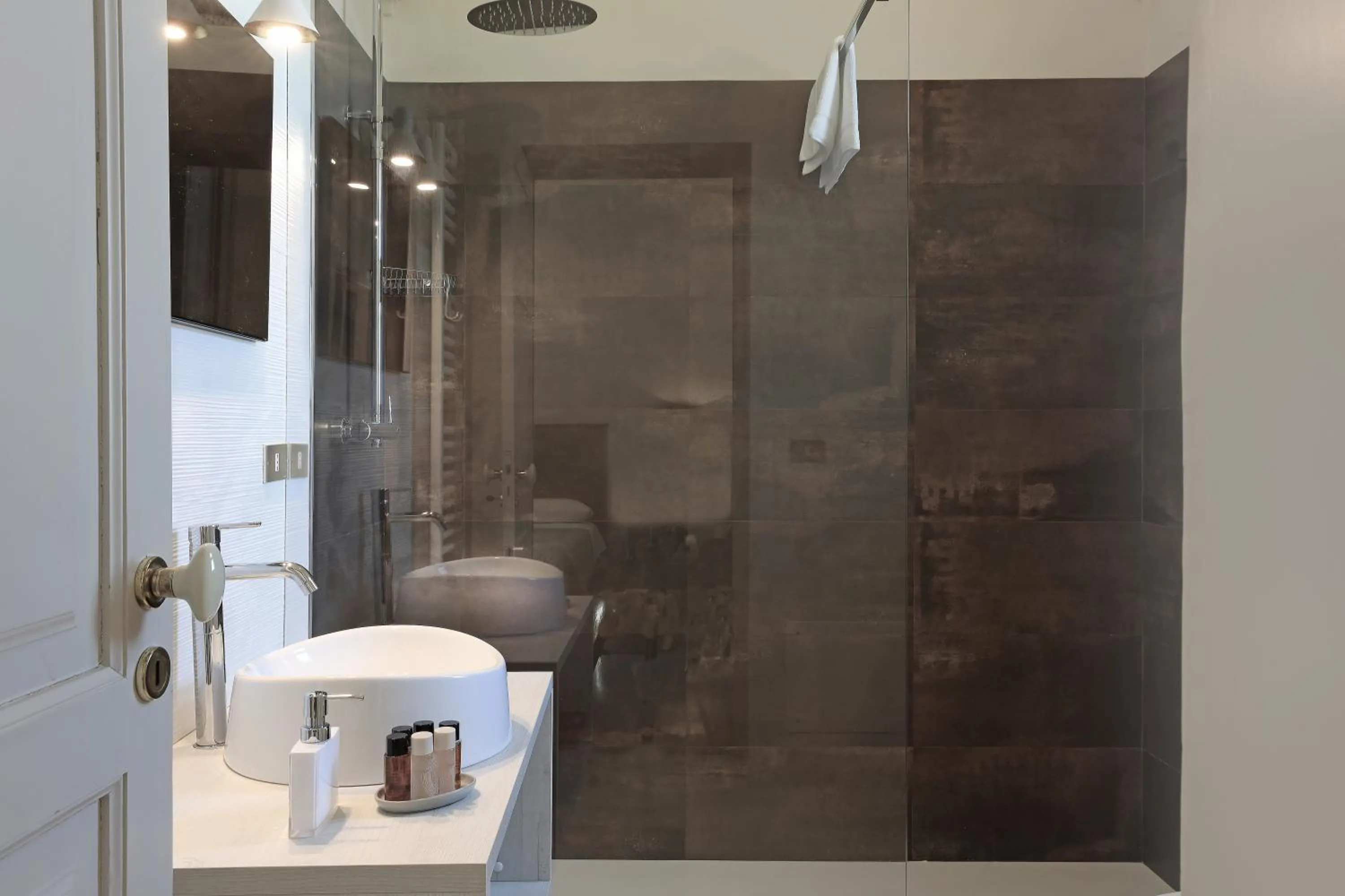 Shower in Palazzo Circolone