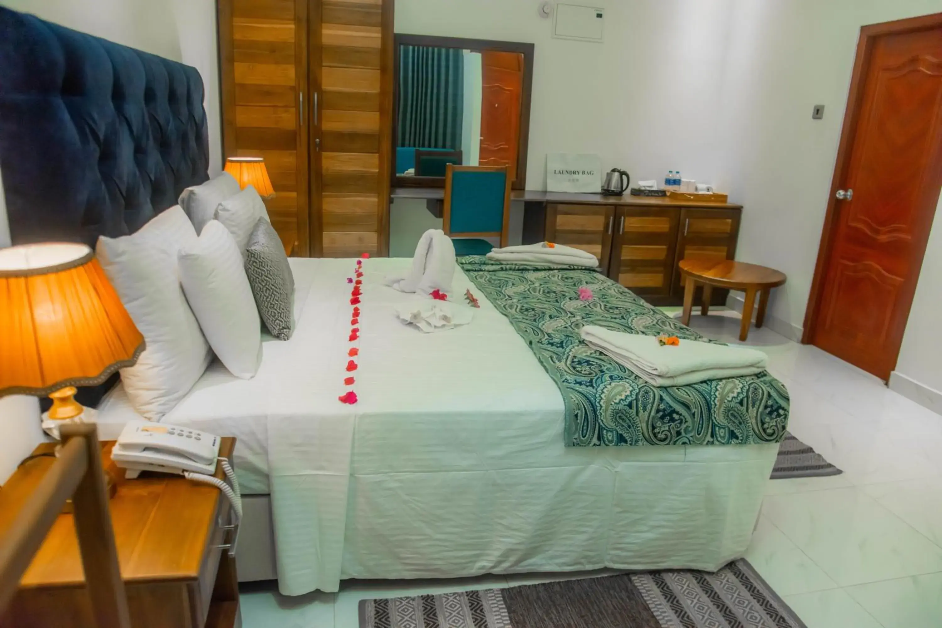 Luxury Deluxe Double Room with Pool View in Royal Reach Udawalawe Luxury Deluxe Double Room with Pool View in Royal Reach Udawalawe
