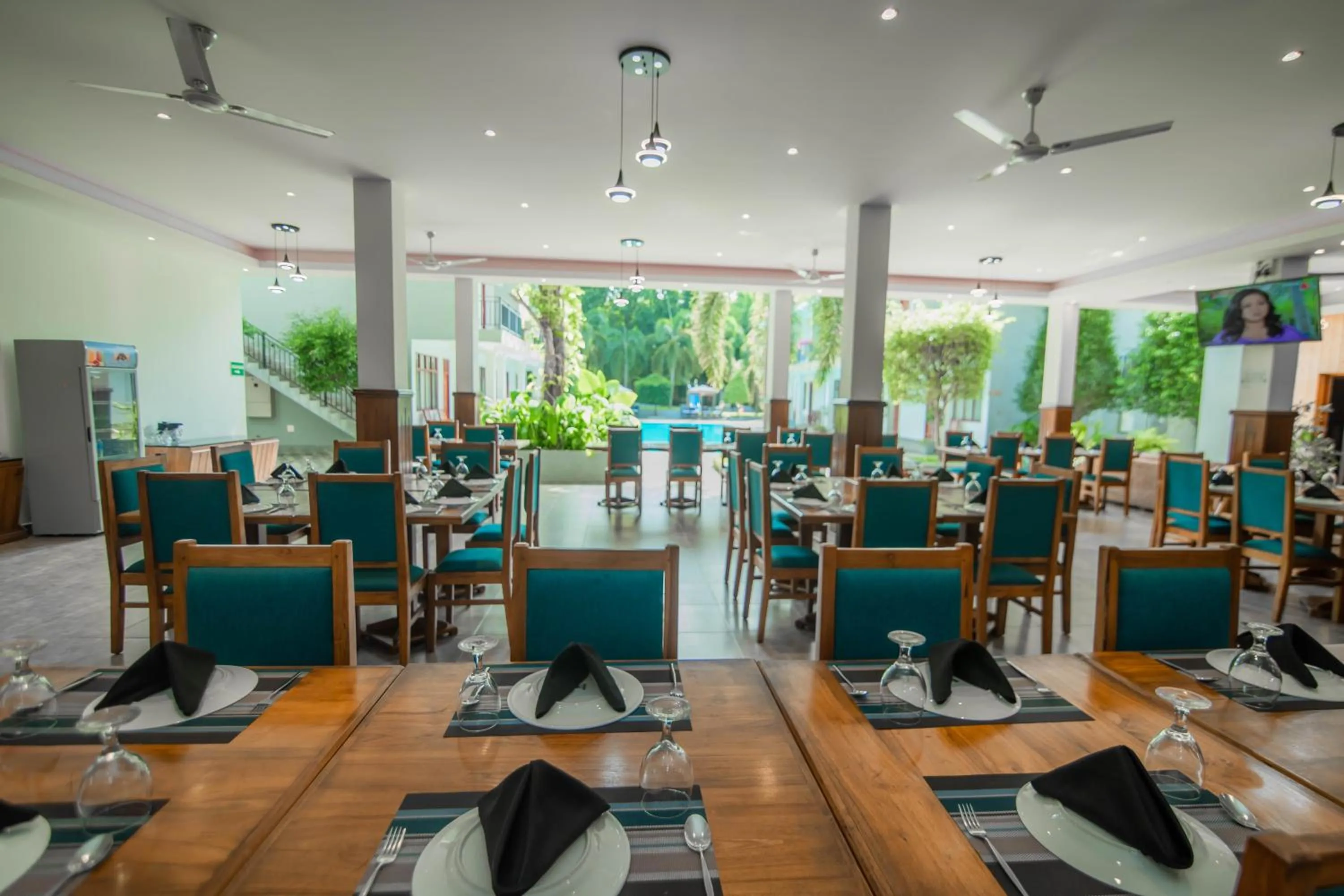 Restaurant/places to eat in Royal Reach Udawalawe