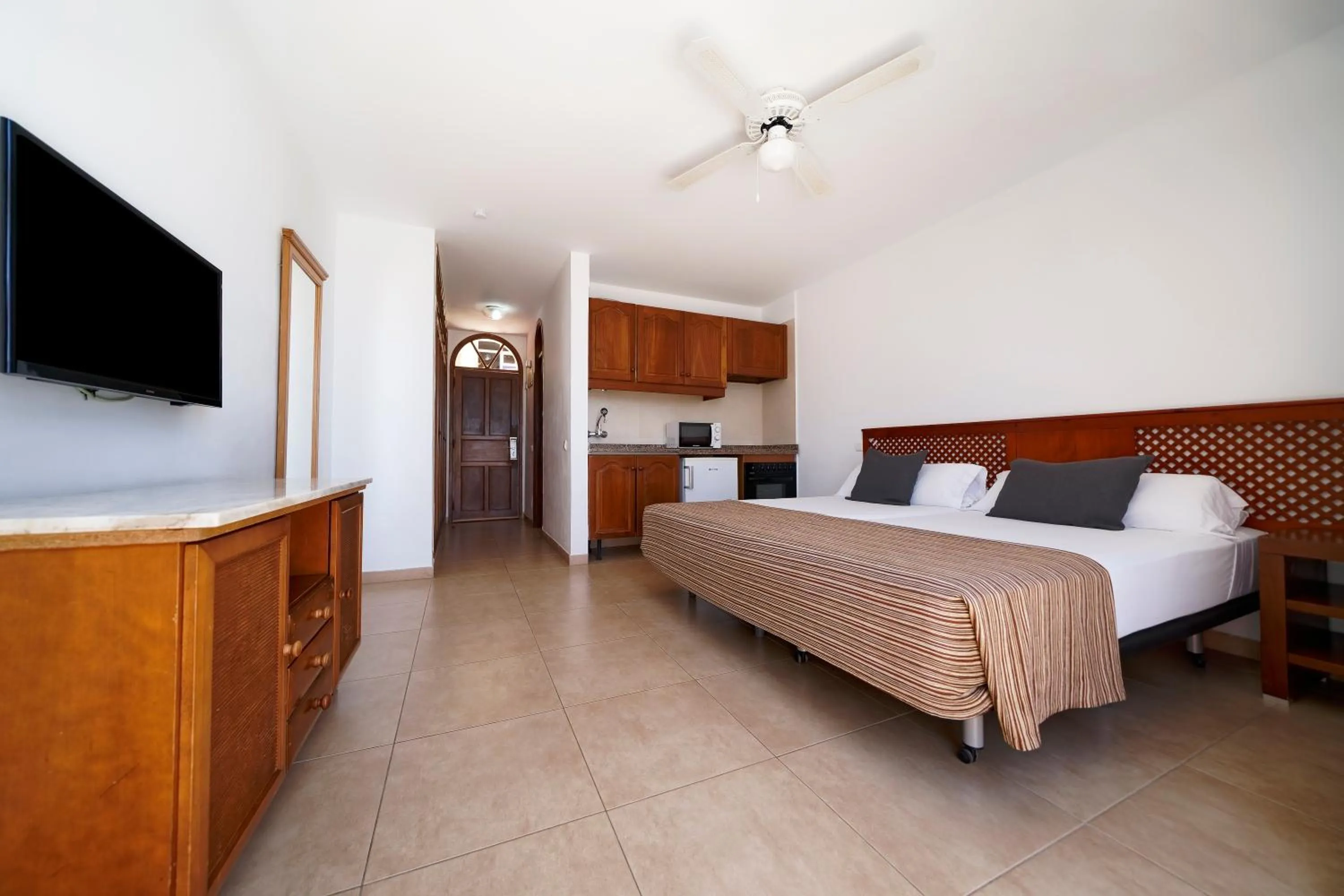 Bed in Laguna Park 2