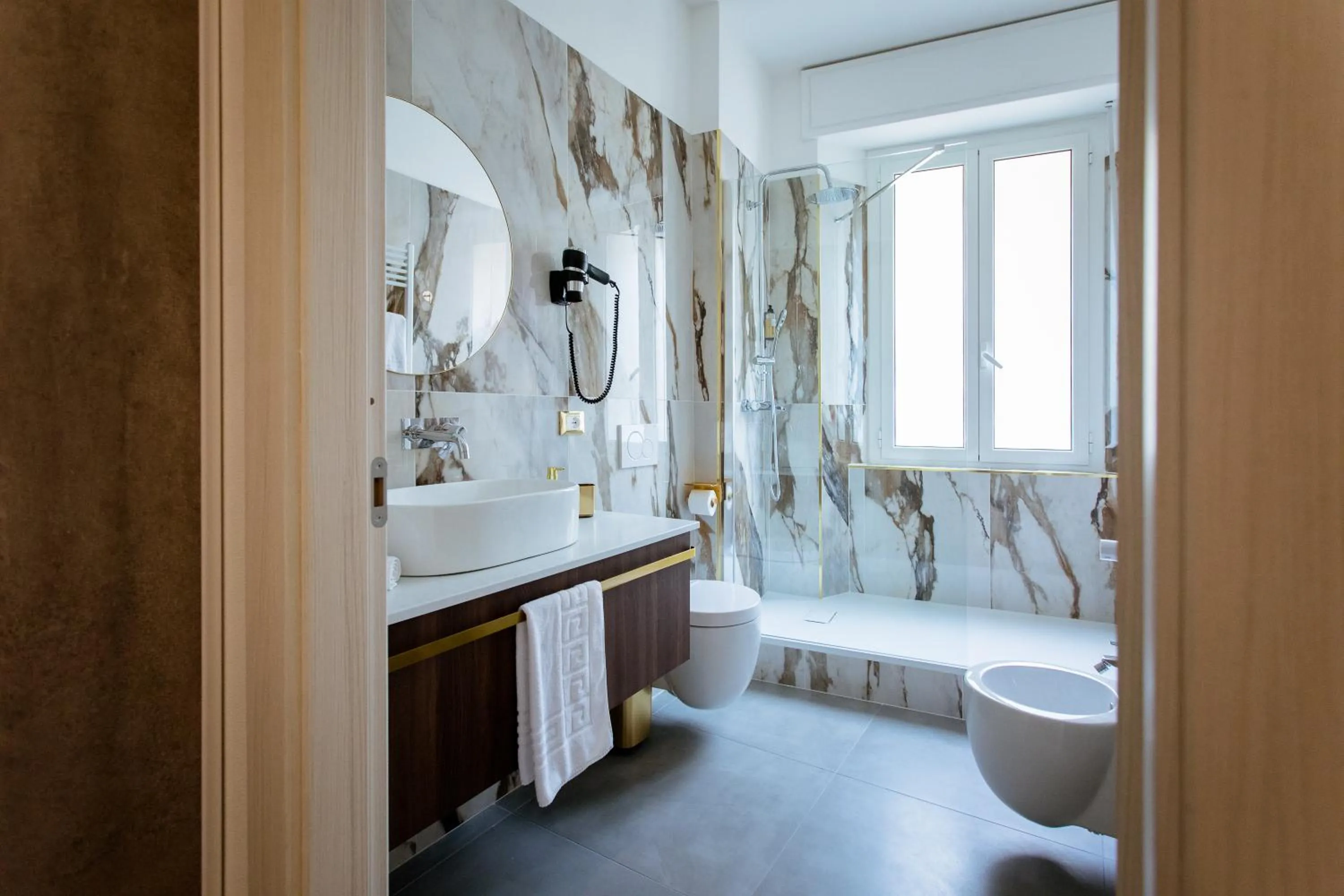 Bathroom in Elegant Apartments 5 terre la spezia
