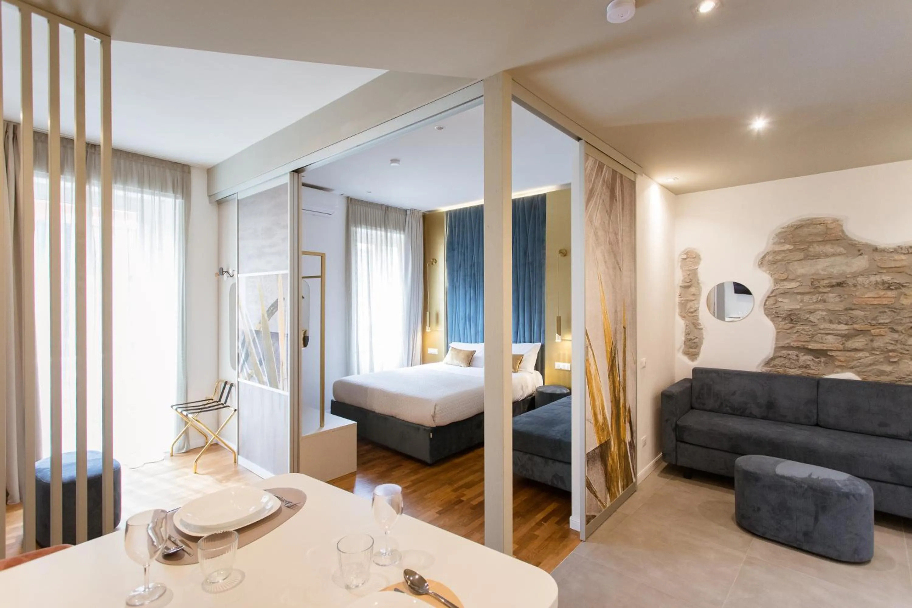 Photo of the whole room, Bed in Elegant Apartments 5 terre la spezia