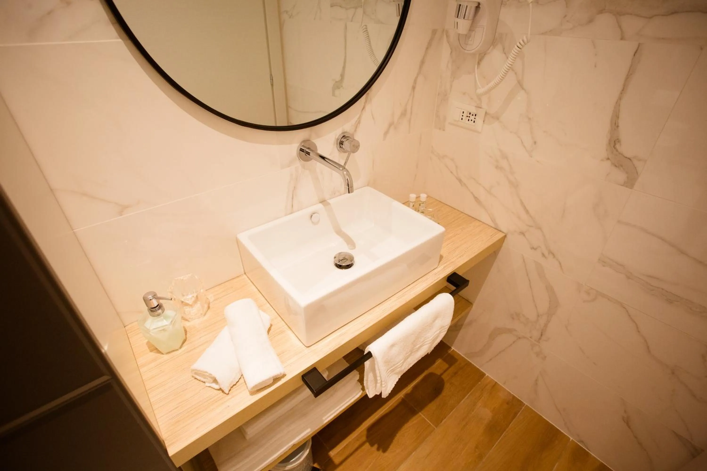 Bathroom in Elegant Apartments 5 terre la spezia