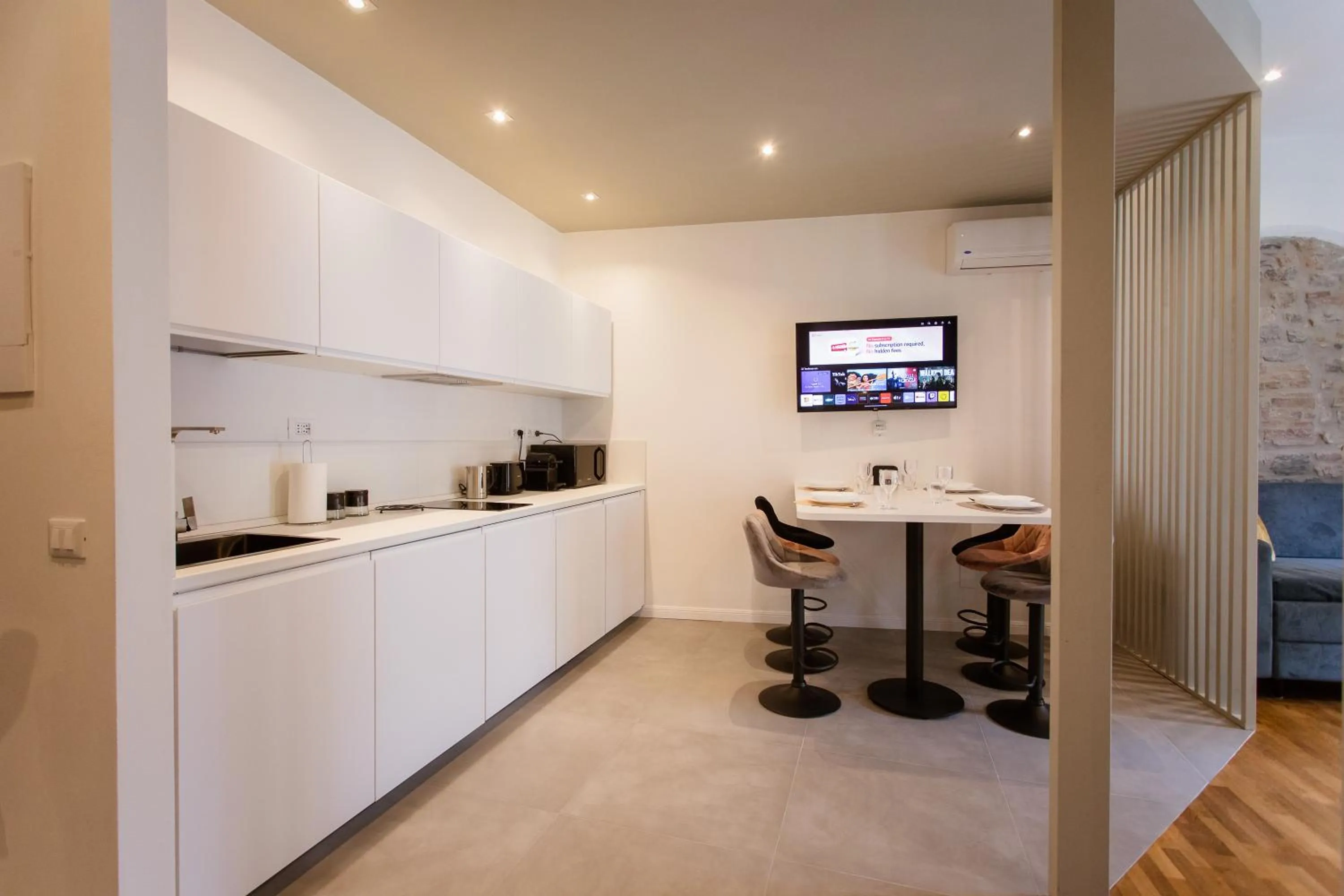 Kitchen or kitchenette in Elegant Apartments 5 terre la spezia