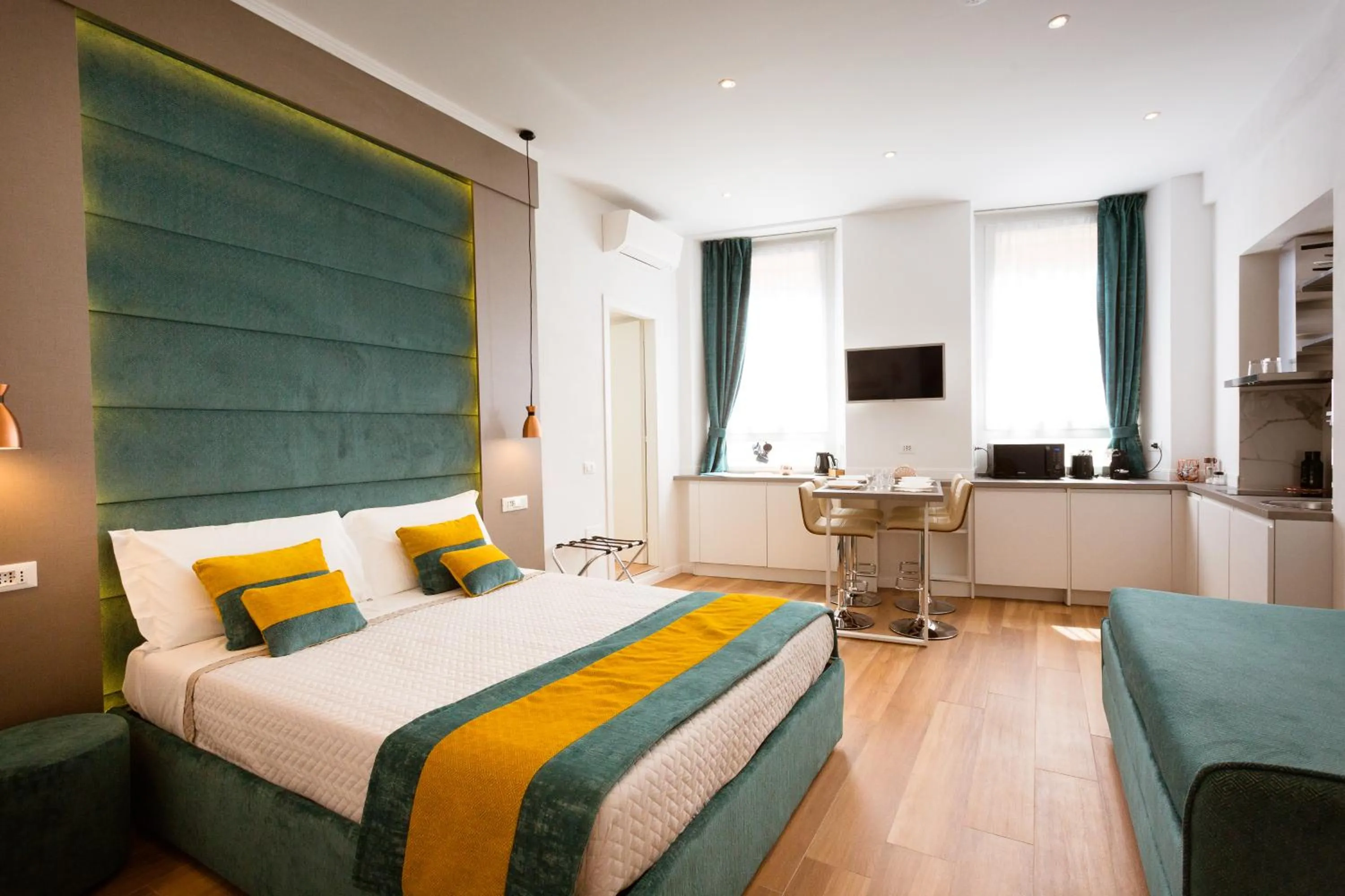 Dining area, Bed in Elegant Apartments 5 terre la spezia