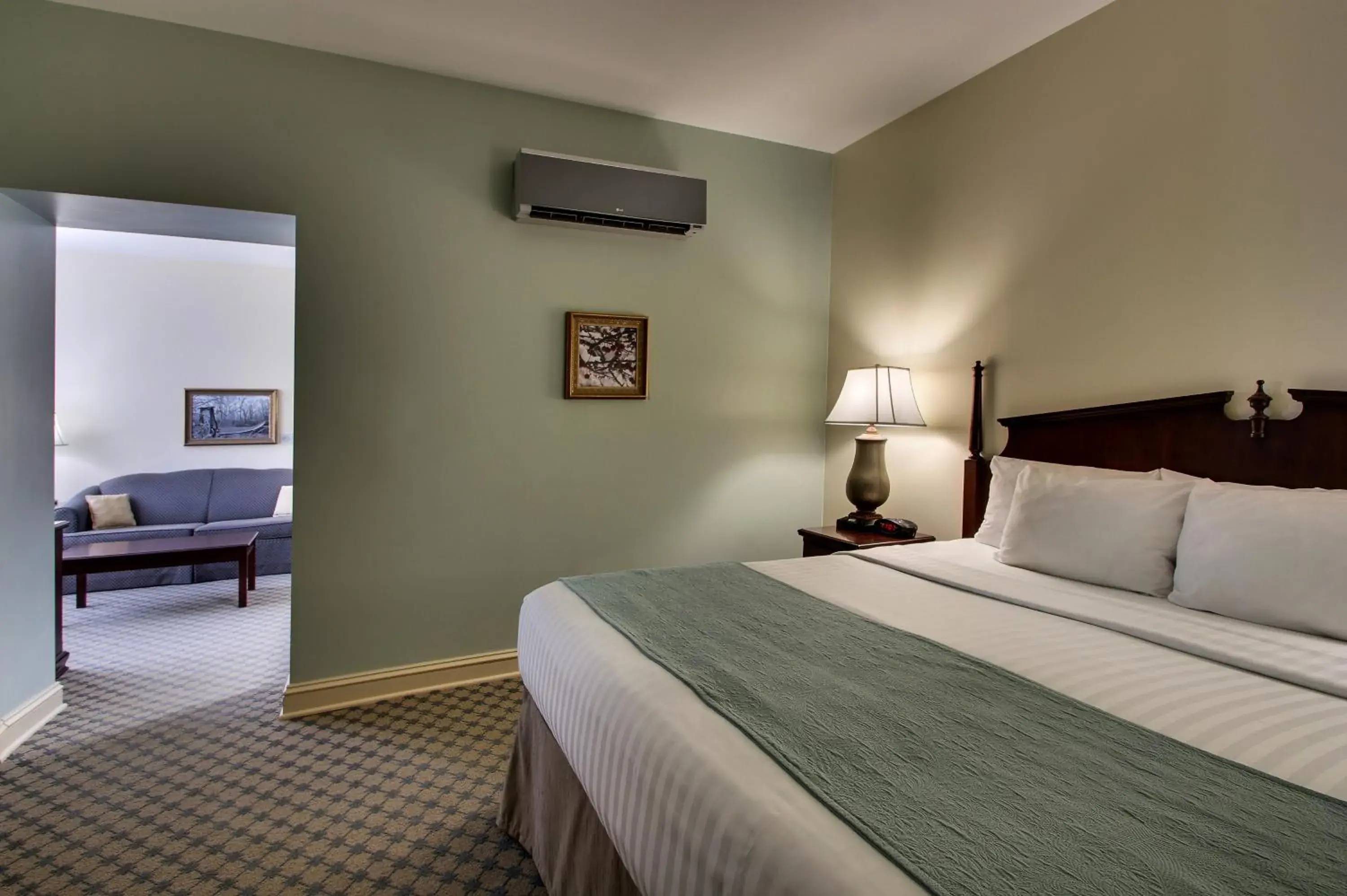 King Suite in The Inn at Wise King Suite in The Inn at Wise