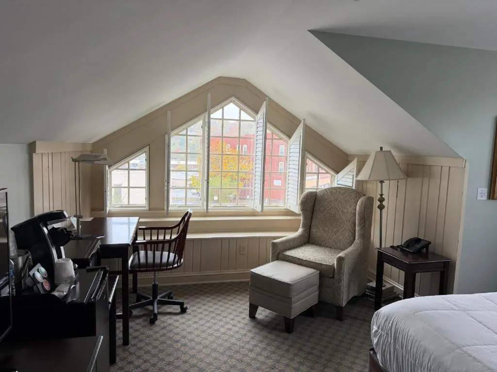 Bed in The Inn at Wise